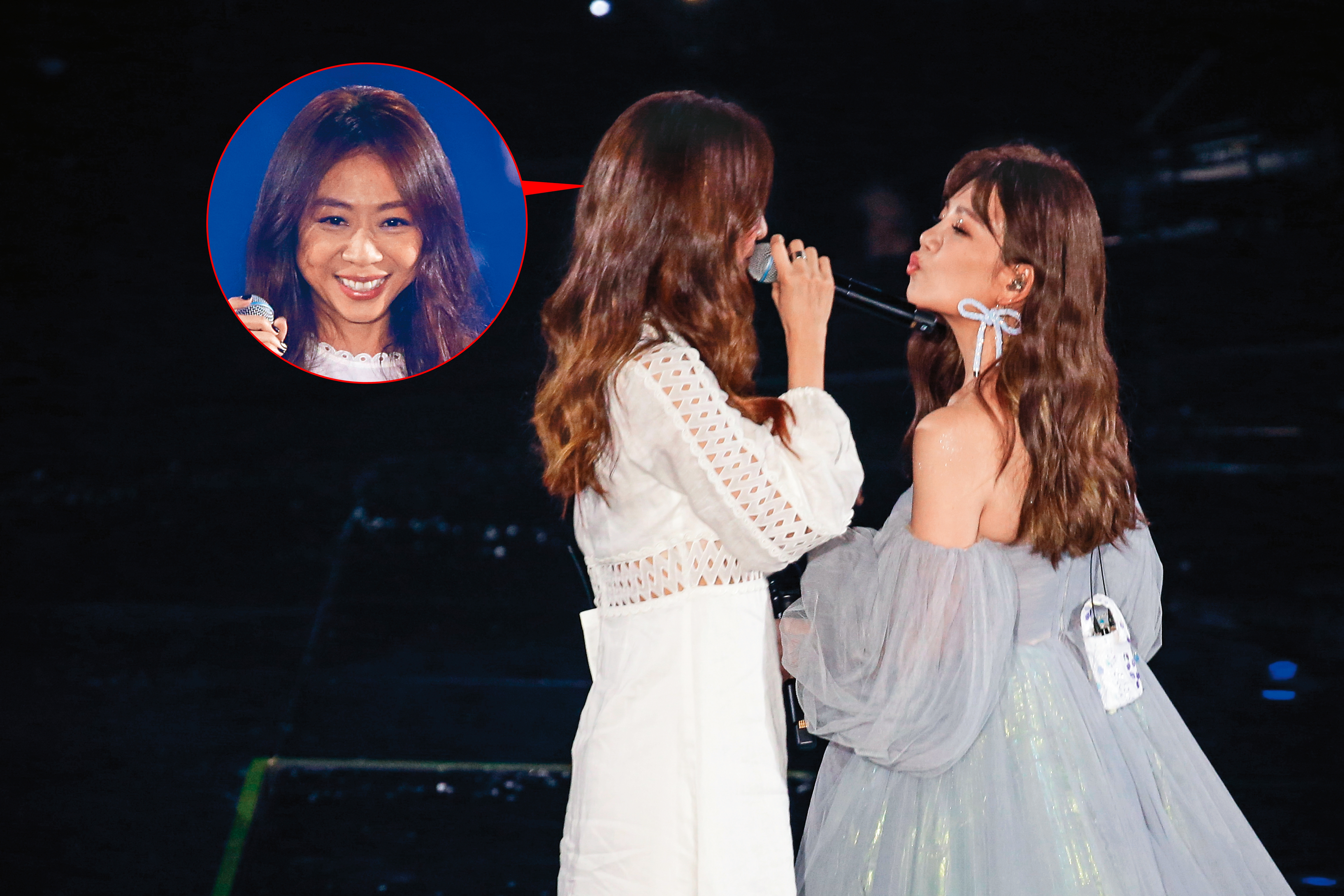 陳綺貞（左）突然告白梁靜茹（右），勇氣是梁靜茹給妳的嗎？（←就是）梁靜茹開心討吻，這就叫「浪漫突進」。