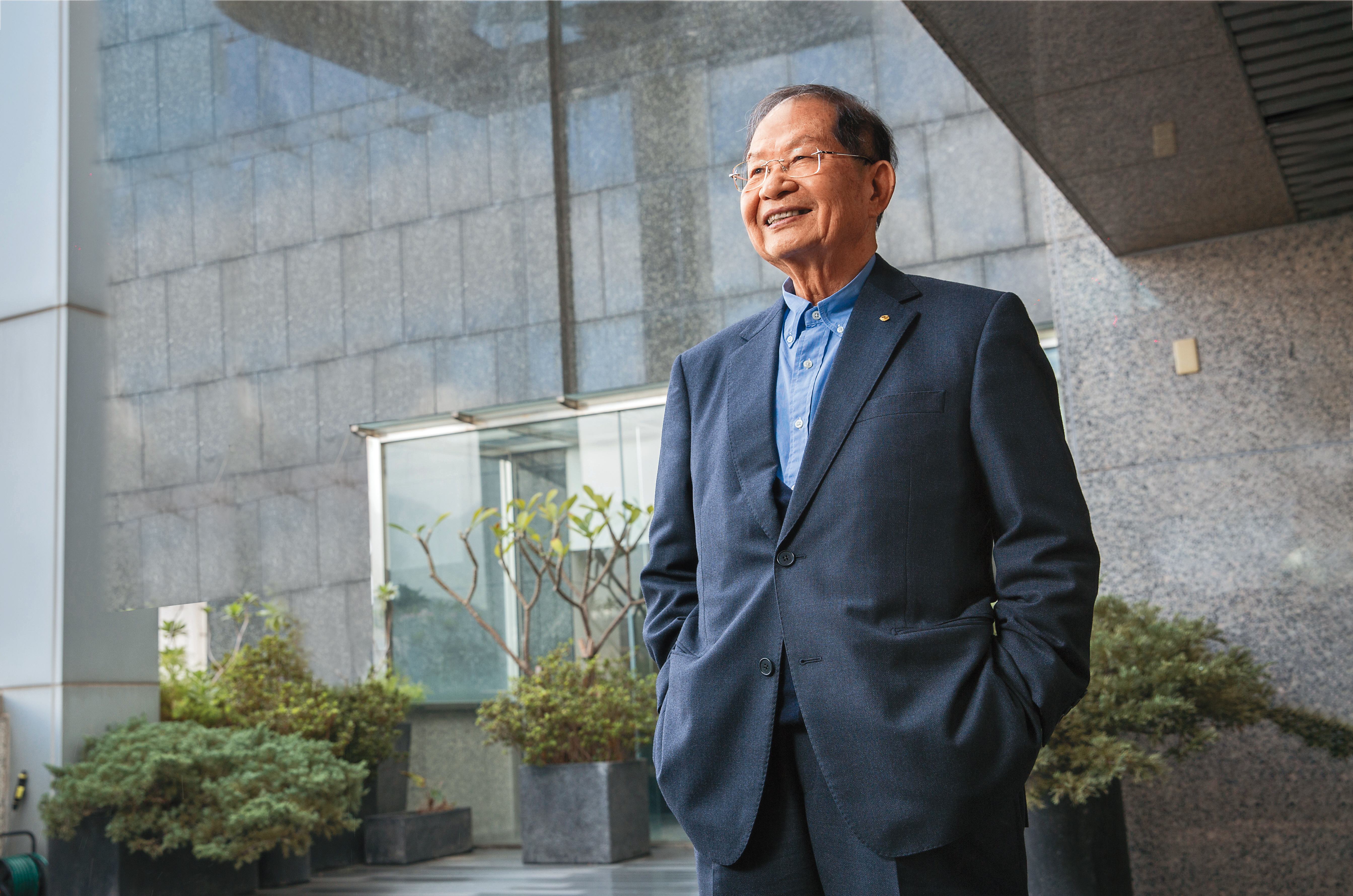 纏訟多年的陽信銀行超貸案近期塵埃落定，身為台灣在位最久的銀行董座，陳勝宏獲判無罪。