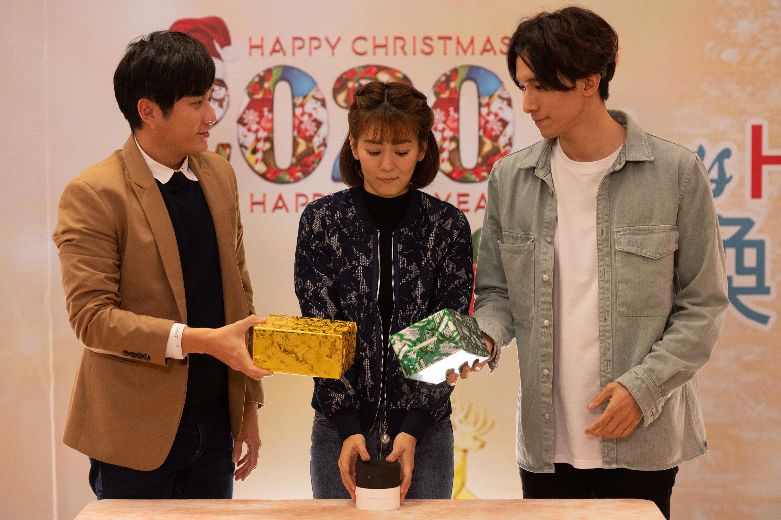 戲中再陷三角戀，黃靖倫（左）和張瀚元（右）同時喜歡王沛語（中）。（TVBS提供）