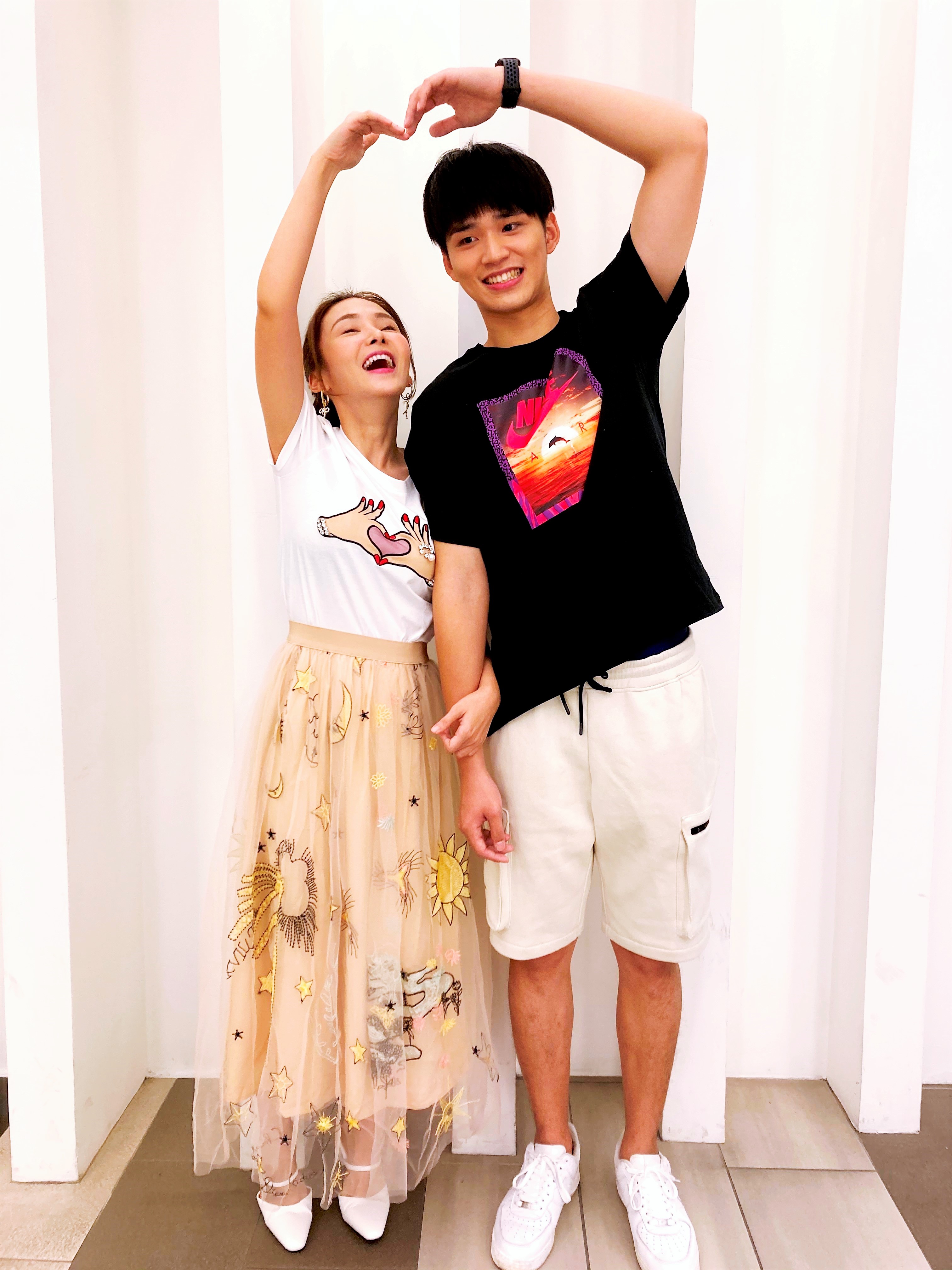 王品澔（右）在「台劇天菜男星」票選中意外成黑馬搶進前3。（三立提供）