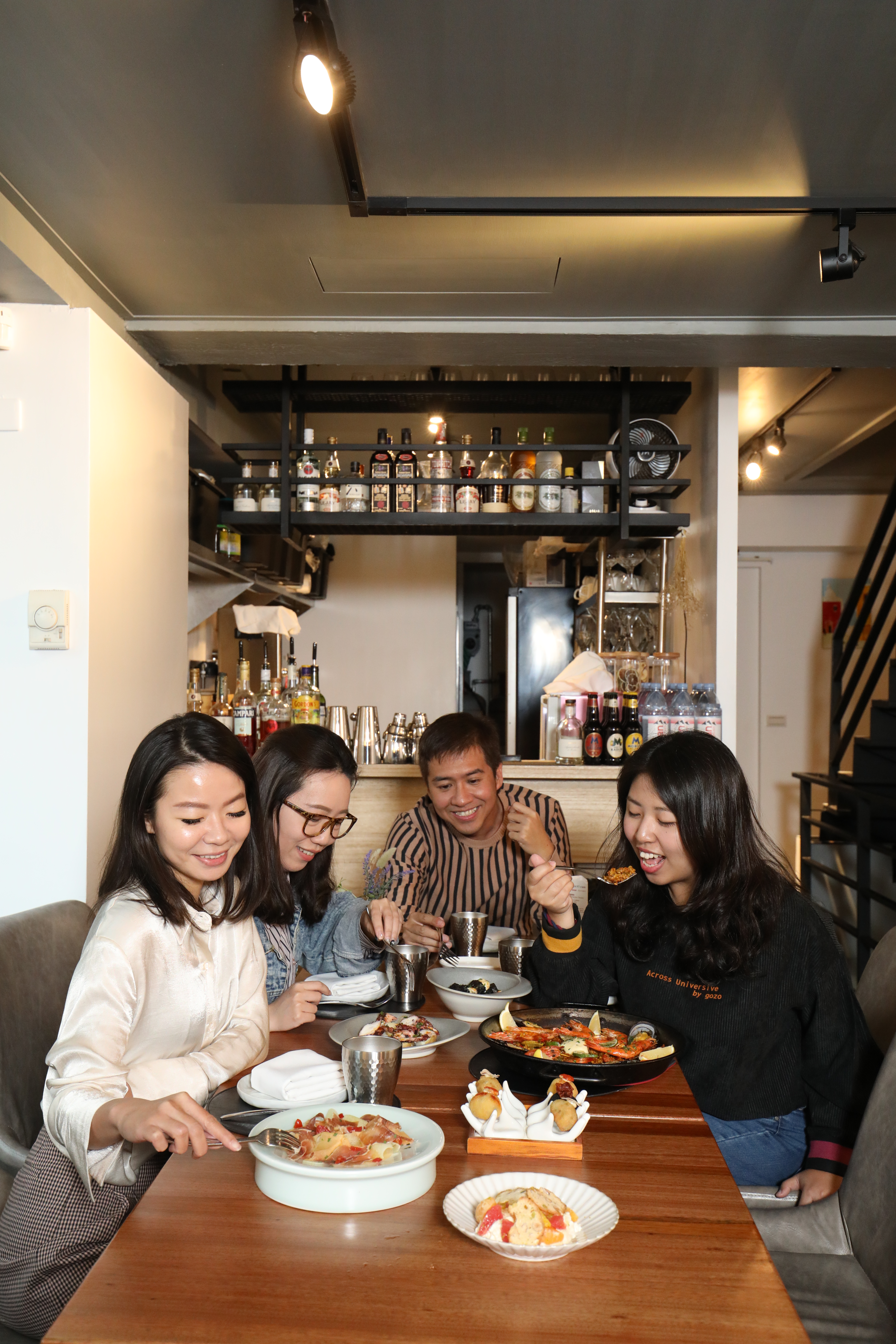 西班牙菜型，如Tapas、鐵鍋飯，皆適合相揪分享。