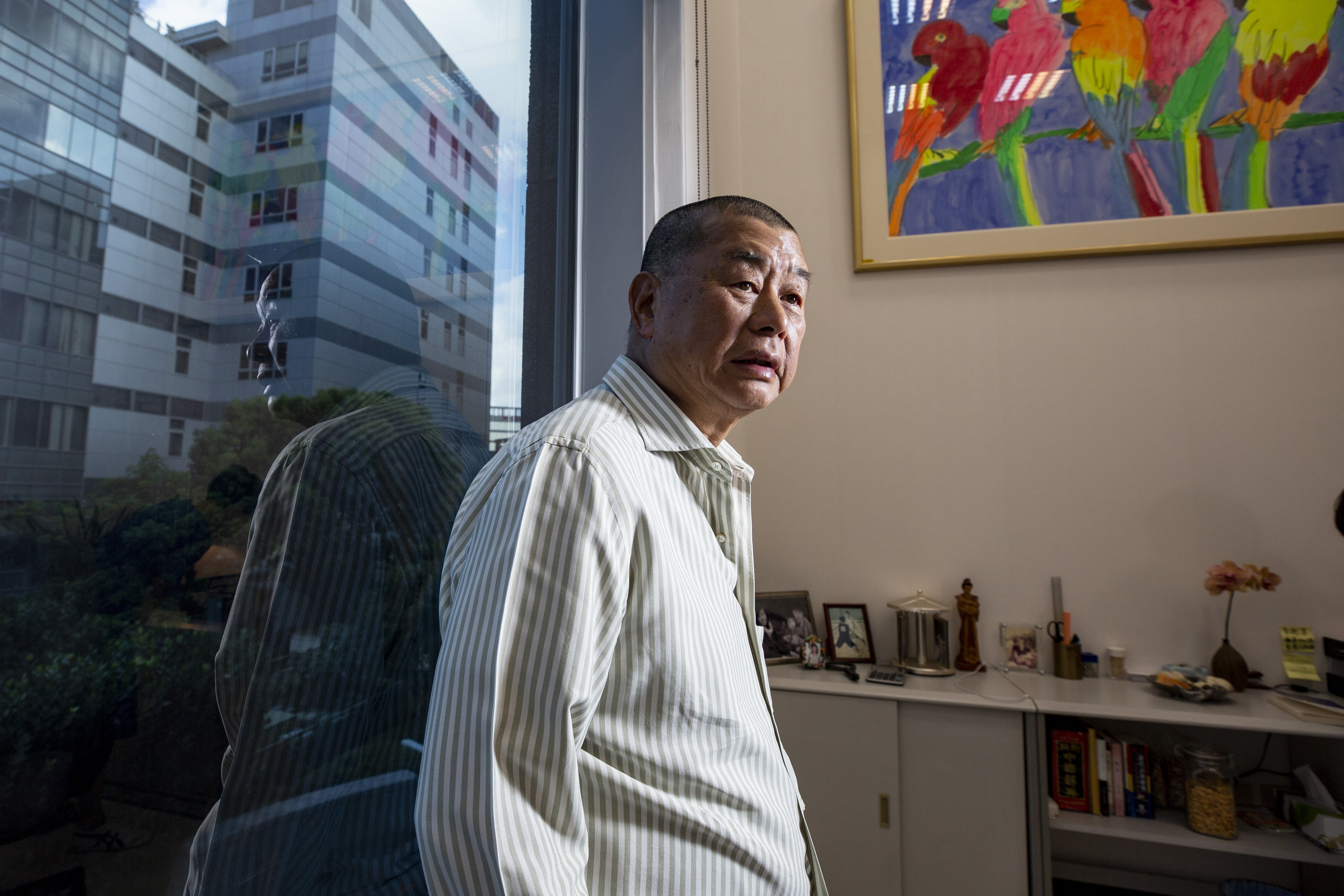 黎智英日前獲得保釋，但條件苛刻，甚至在保釋後辭去壹傳媒主席。（本刊資料照）