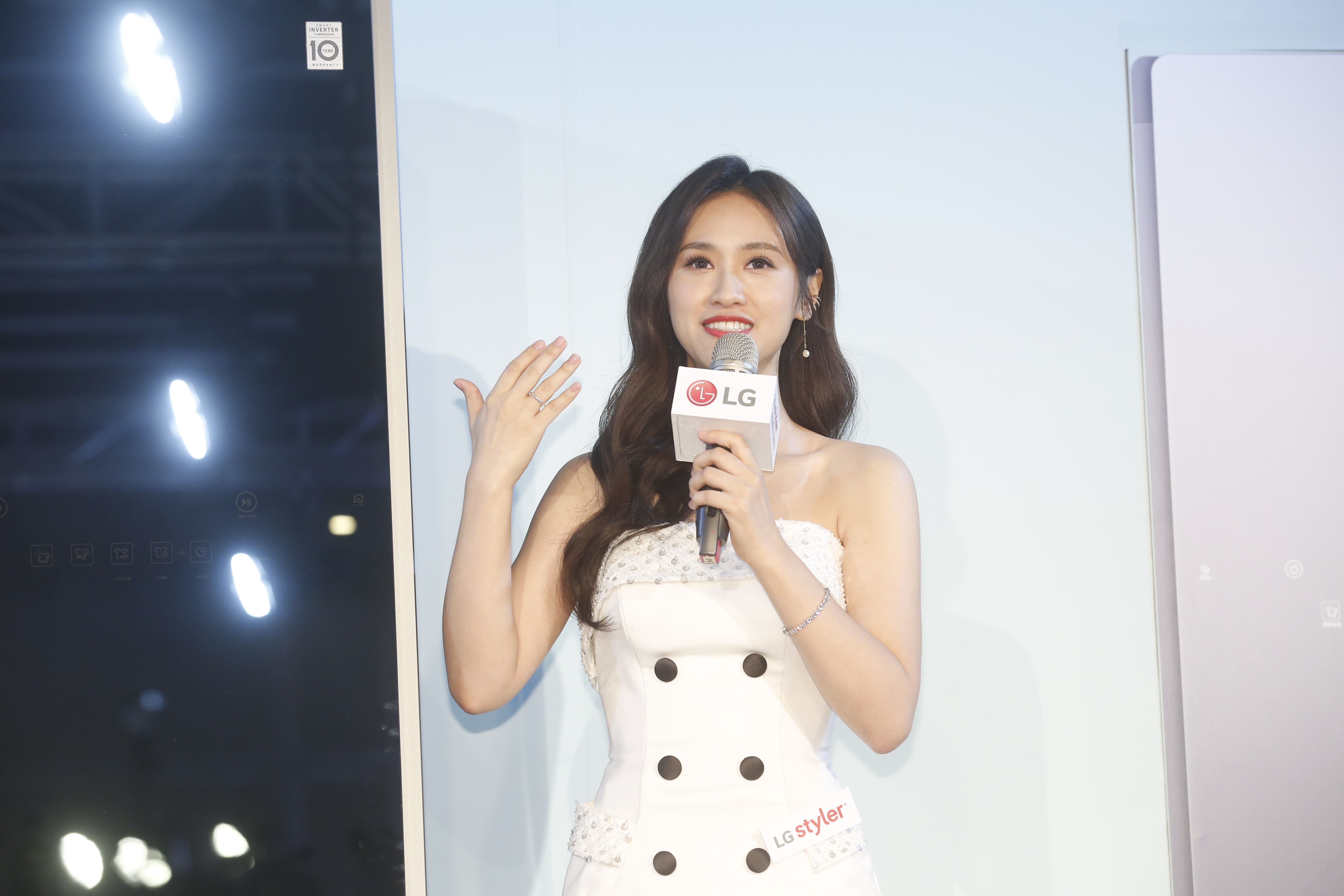 吳姍儒今（30日）出席家電品牌記者會，說自己是家電控，家裡非常多電器用品。