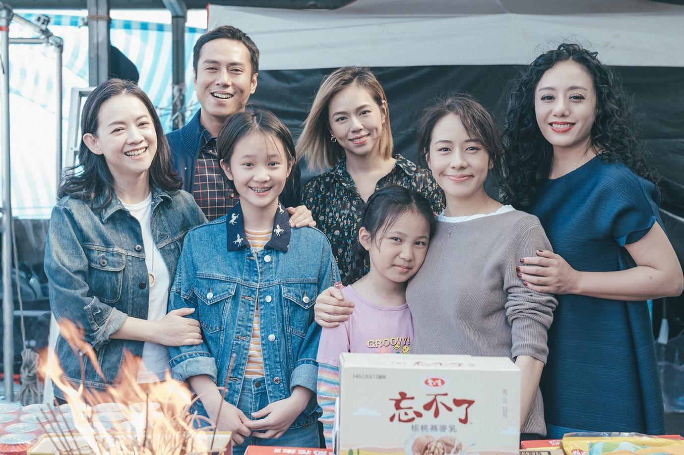《美國女孩》由金馬影后林嘉欣、莊凱勛、方郁婷、林品彤主演之外,還邀請到曾寶儀、夏于喬、高慧君一起演出。(傳影互動提供)