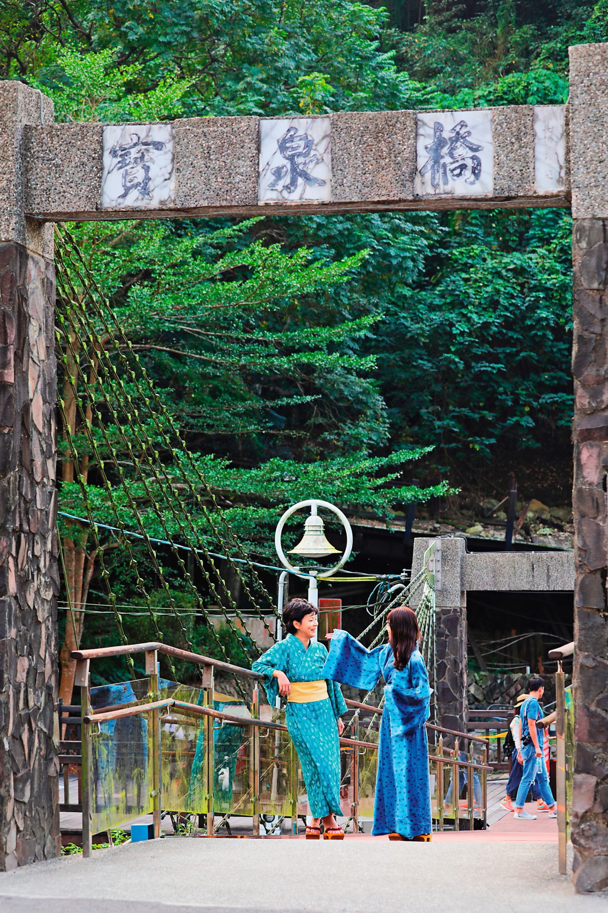 寶泉橋是走進關子嶺必經的吊橋。