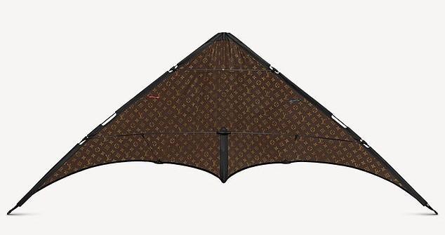 Monogram Kite由帆布製成,上頭印有Monogram花紋。(翻攝louisvuitton.com)