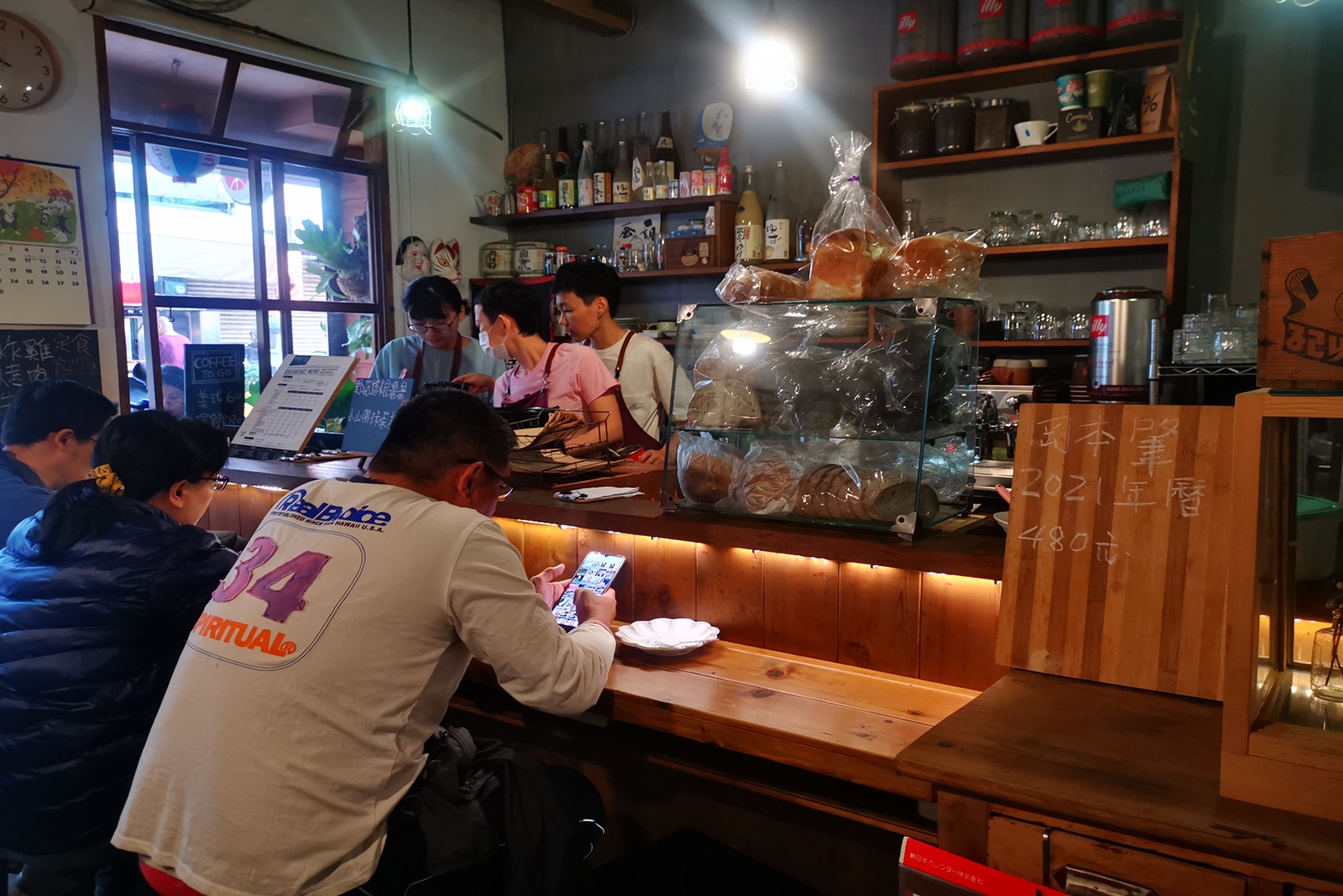 「早晨小姐」的麵包，是店裡的特色。