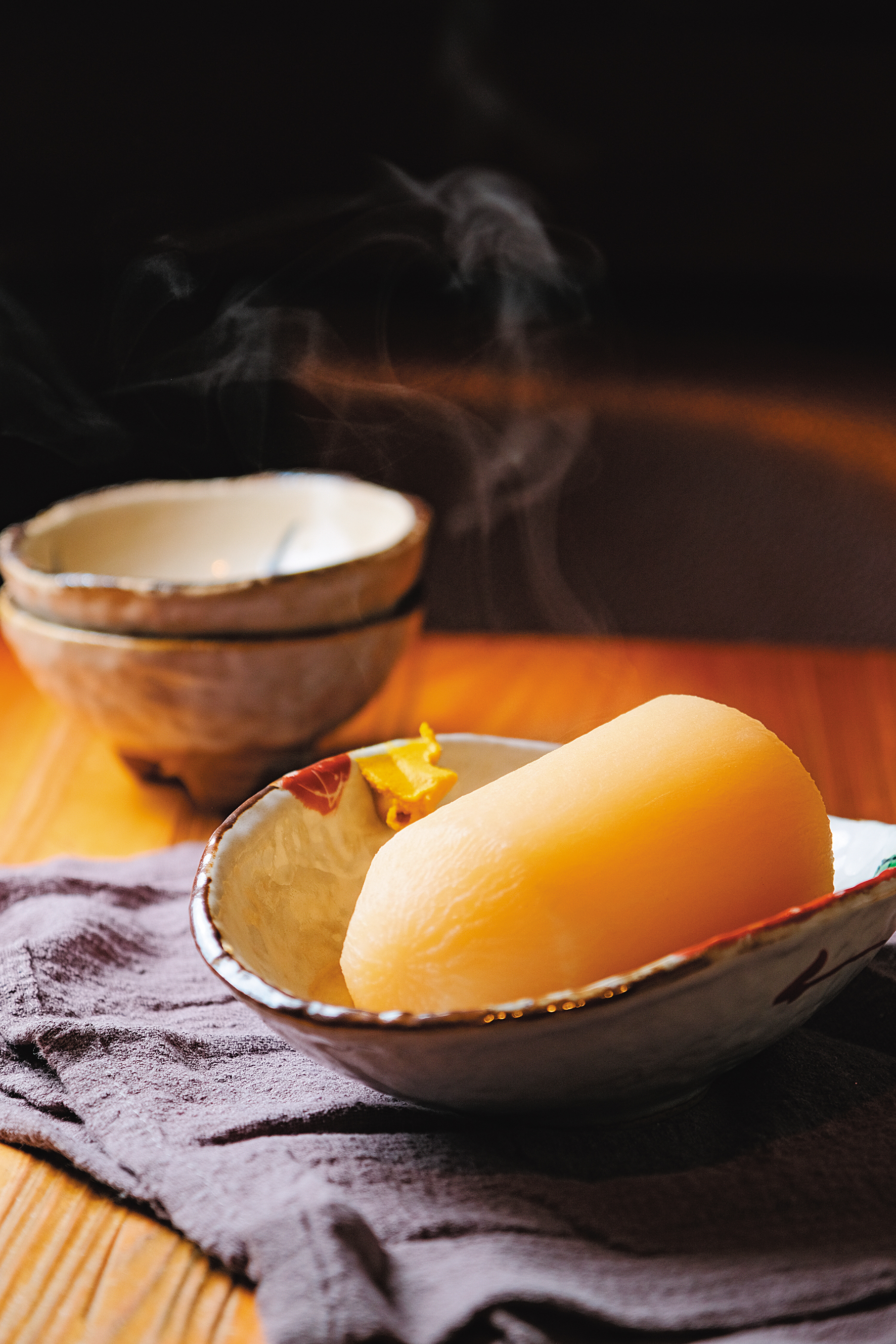 「大根煮」的單純滋味，適合搭配純米大吟釀。（100元／份）