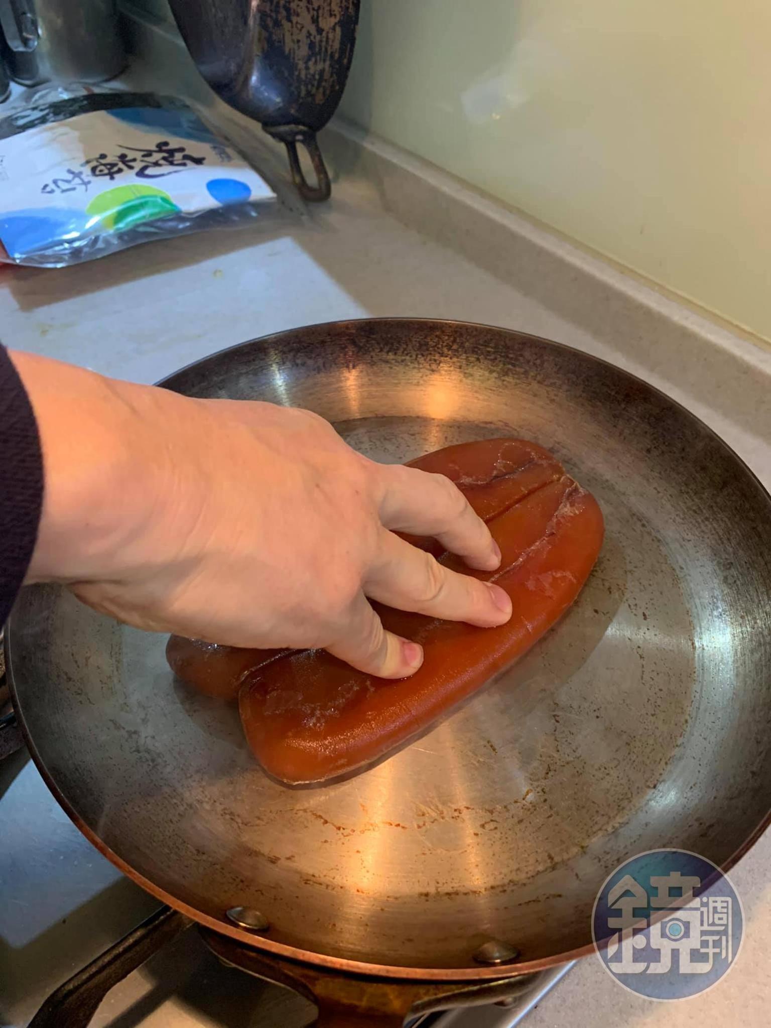 翻面再壓10秒鐘。