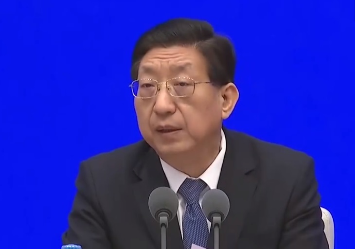 國家衛生健康委員會副主任曾益新則說,「疫苗肯定是為全民免費提供」。(翻攝直播畫面)