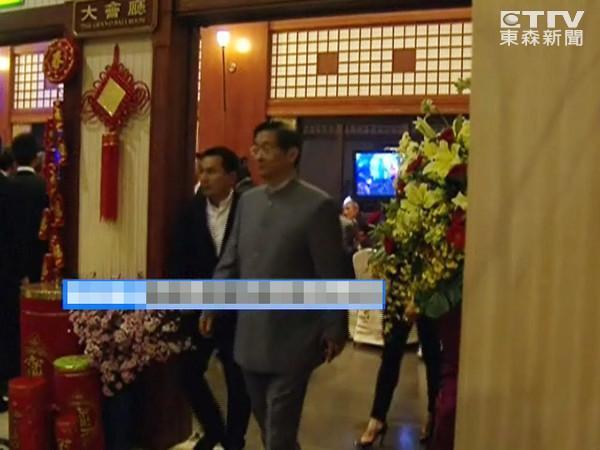 四海幫春酒活動黑幫大哥雲集，連白狼張安樂等人都出席。（翻攝東森新聞）