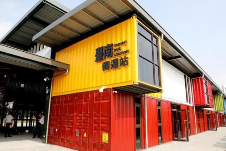 一名居家檢疫者落跑,還搭乘客運北上於國道上被警方攔下;圖為台南轉運站示意圖。(翻攝自Google Map)