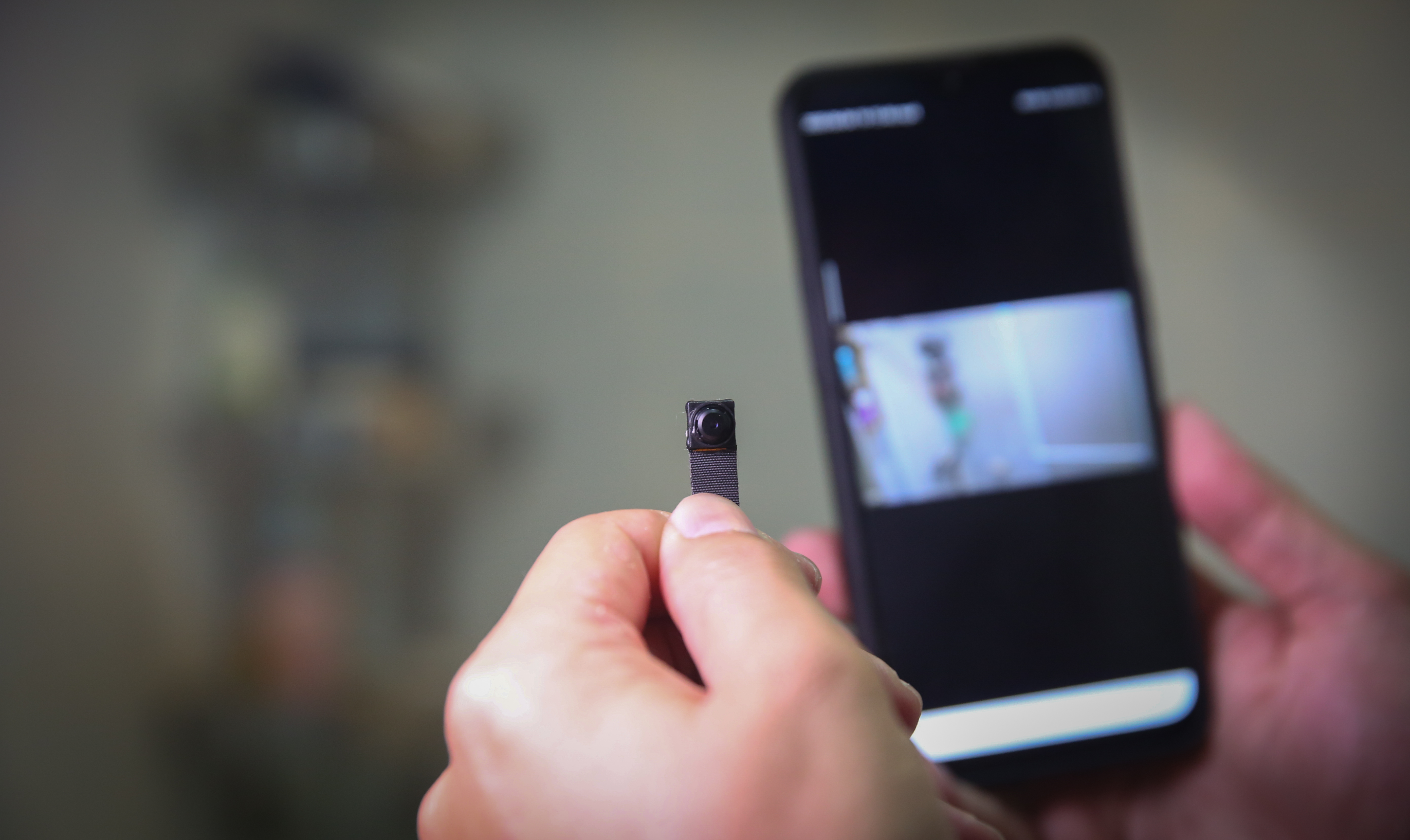 一名20歲男大生連2天在西門町偷拍穿短裙的女子，被當場抓包依法送辦。（示意圖，本刊資料照）