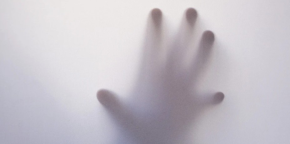 一位女網友在臉書分享她遭「色鬼壓床」驚魂記，引起熱議。（翻攝pixabay）