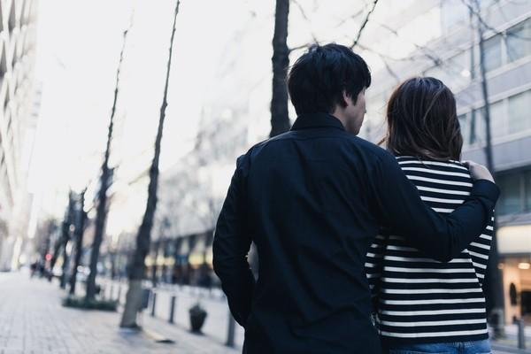 一名30歲網友擇偶碰壁，在網路發問求網友指點。示意圖。（翻攝自pakutaso）