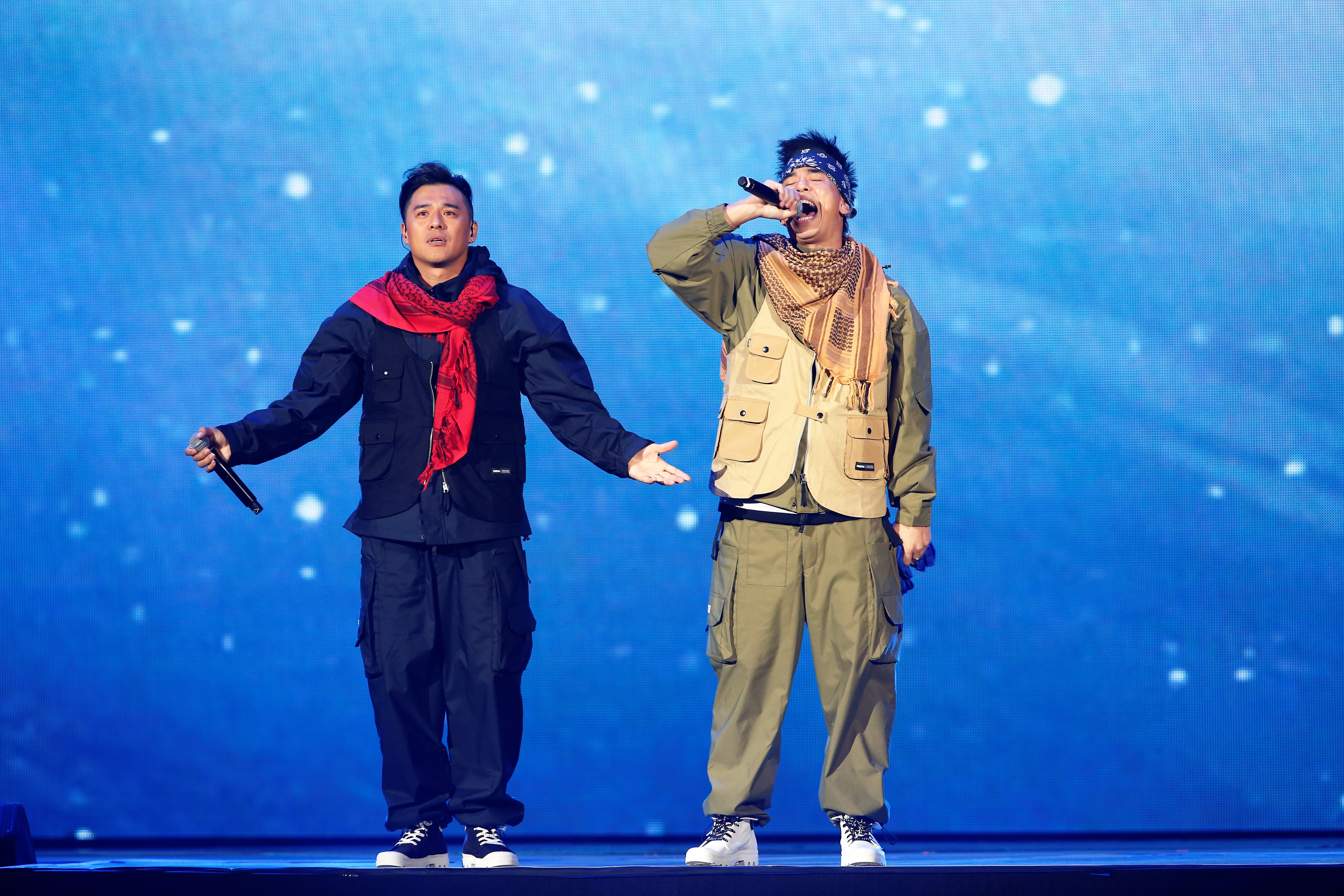 竇智孔、柯有綸獻唱好友小鬼遺作〈扛得住〉,相當感人。