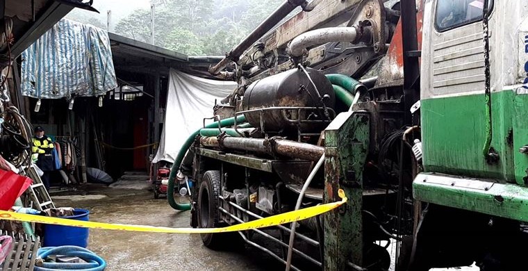 新北市石碇今（4日）下午1點驚傳命案，是否為意外事故將待檢警進一步調查釐清。（翻攝畫面）