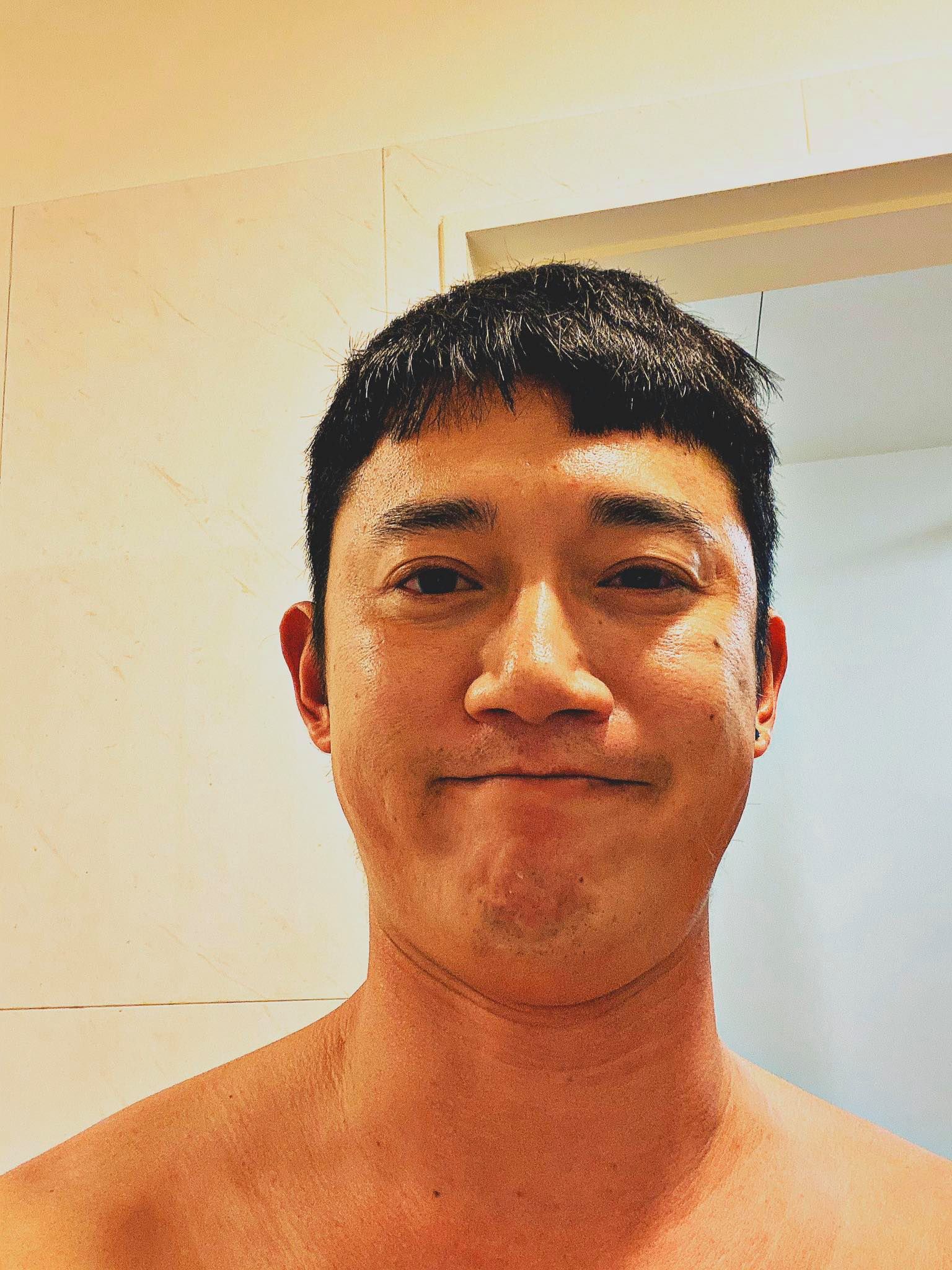 吳慷仁近來為了電影刻意吃胖，對身體負擔不小。（翻攝自吳慷仁臉書）