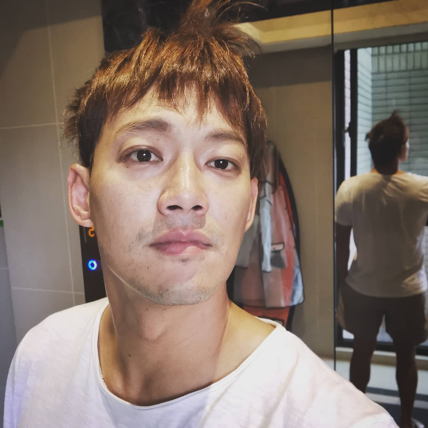威廉在拍攝軍教電影時，苦練成肌肉猛男。（翻攝自威廉臉書）