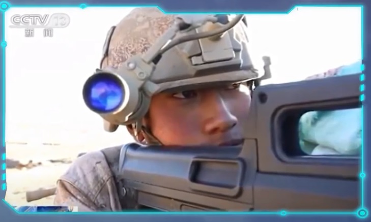 西藏軍區新型單兵作戰系統，遭爆設有自爆裝置。 （翻攝自《123觀察室》YouTube）