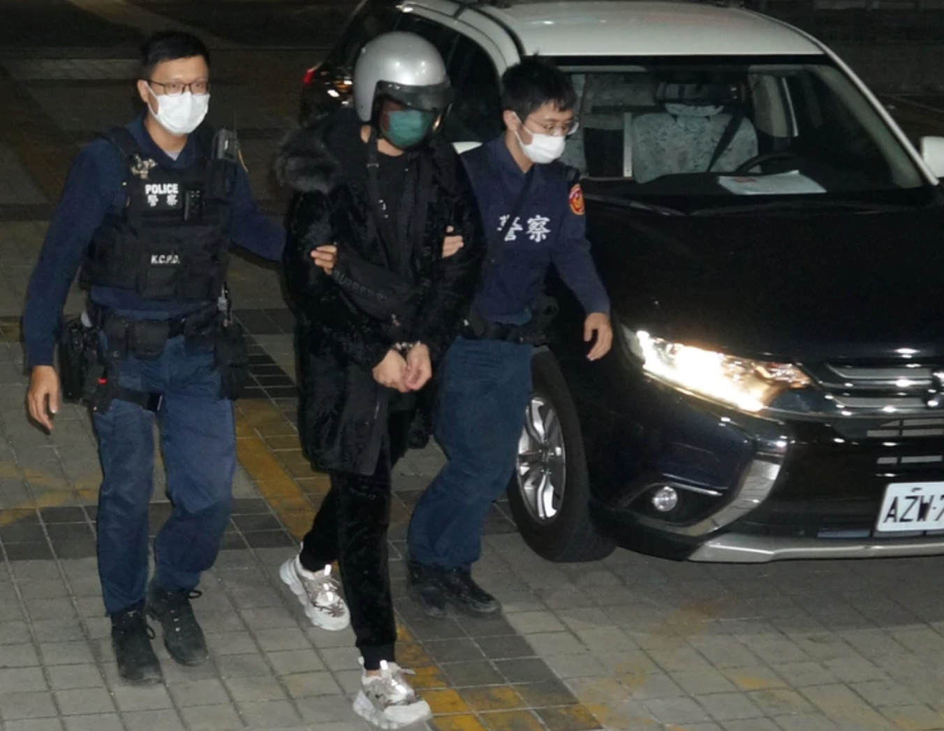 自稱「中國鴨王」的施男因洗劫美魔女財物，遭警方逮捕。（翻攝畫面）