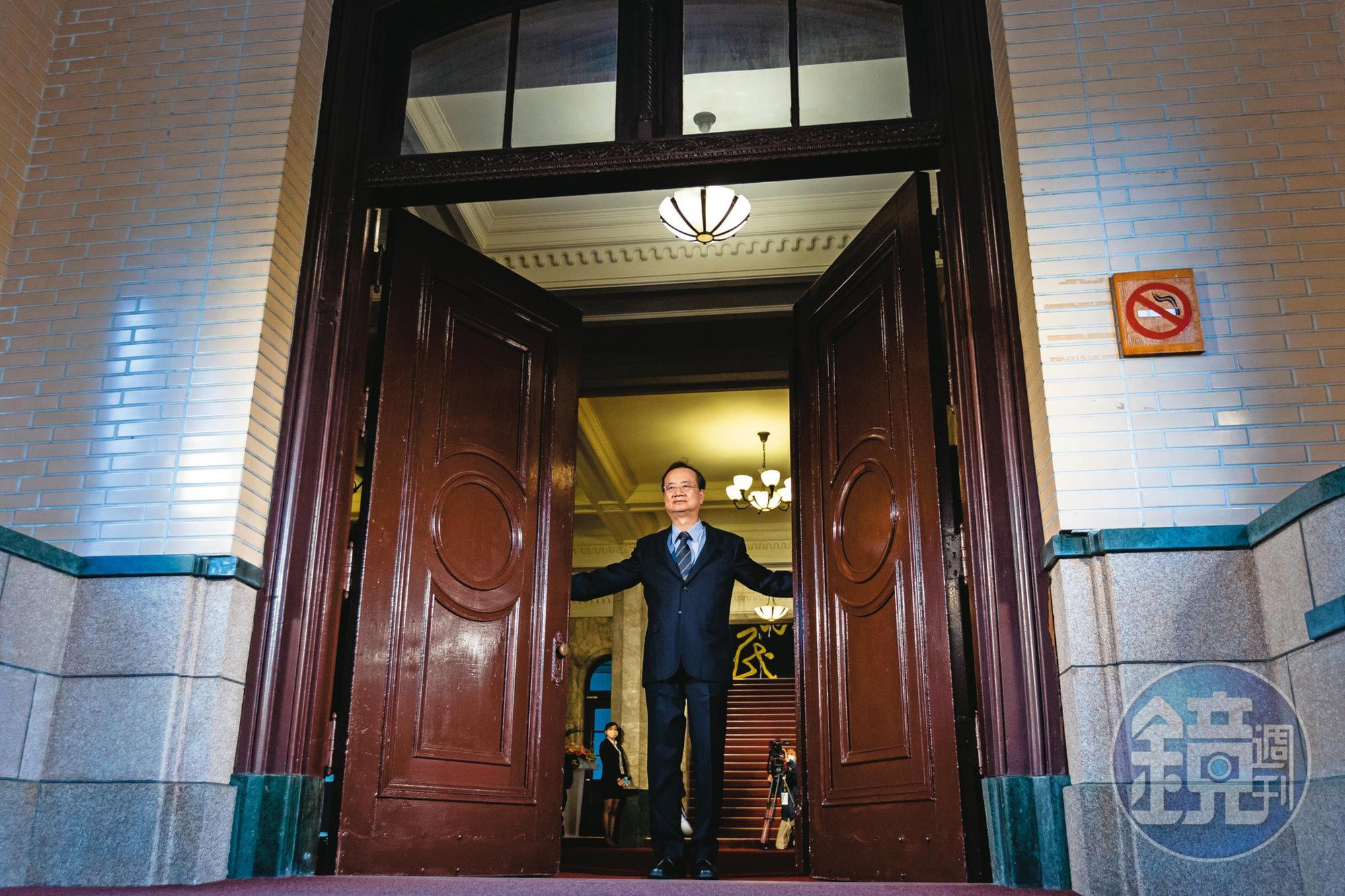 司法院長許宗力正以司法開門及國民法官等活動來提高司法正面聲量，但面對石木欽案卻噤若寒蟬，異常低調。