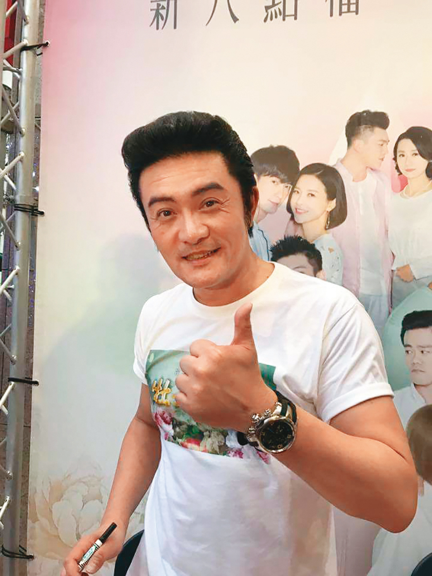 李㼈小孩在校疑遭霸凌，他到校處理發生爭執。（翻攝自李㼈臉書）