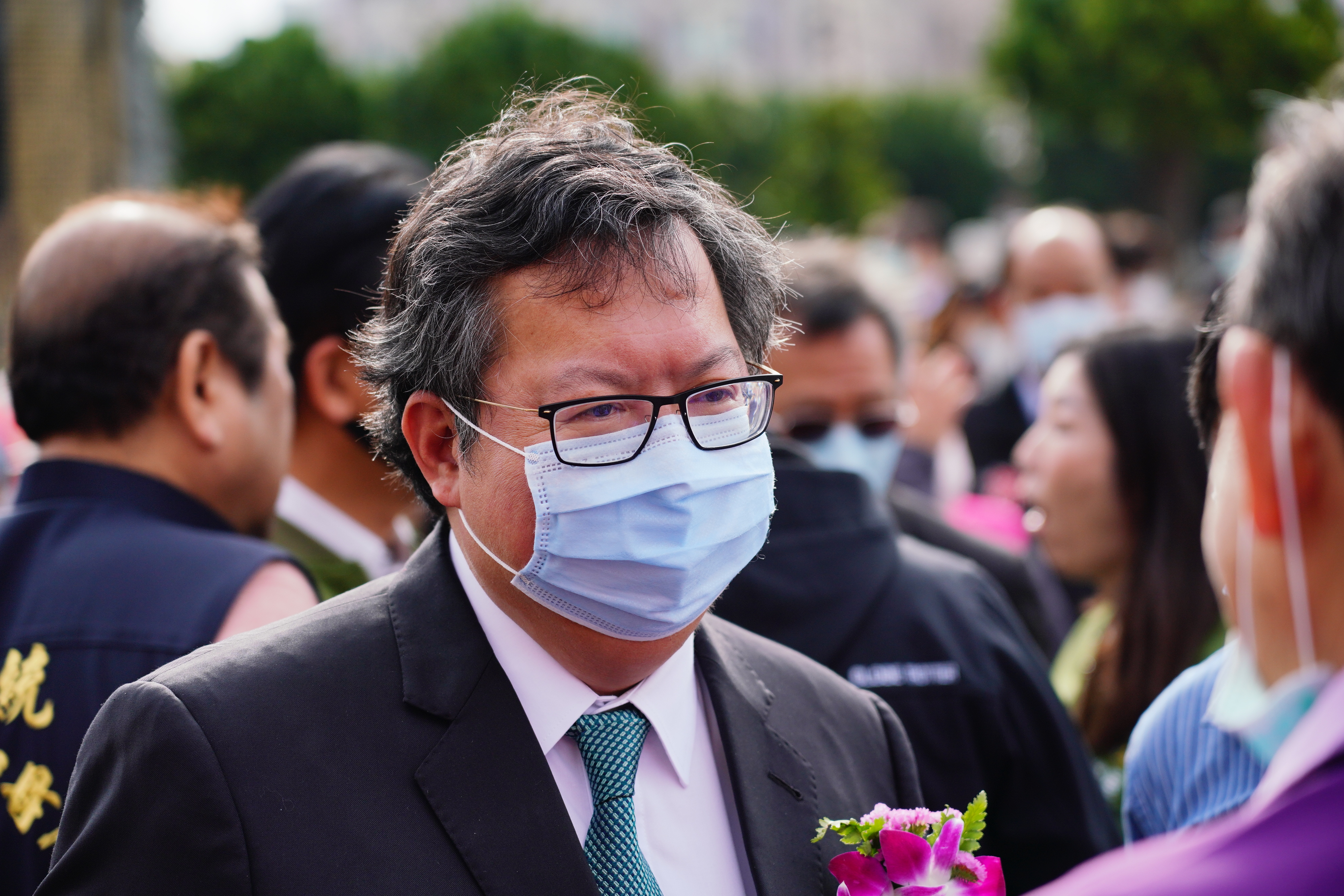 鄭文燦被媒體問到關於內閣可能改組「你的呼聲很高」，他笑答「接國防部長嗎？」引起全場大笑。（本刊資料照）