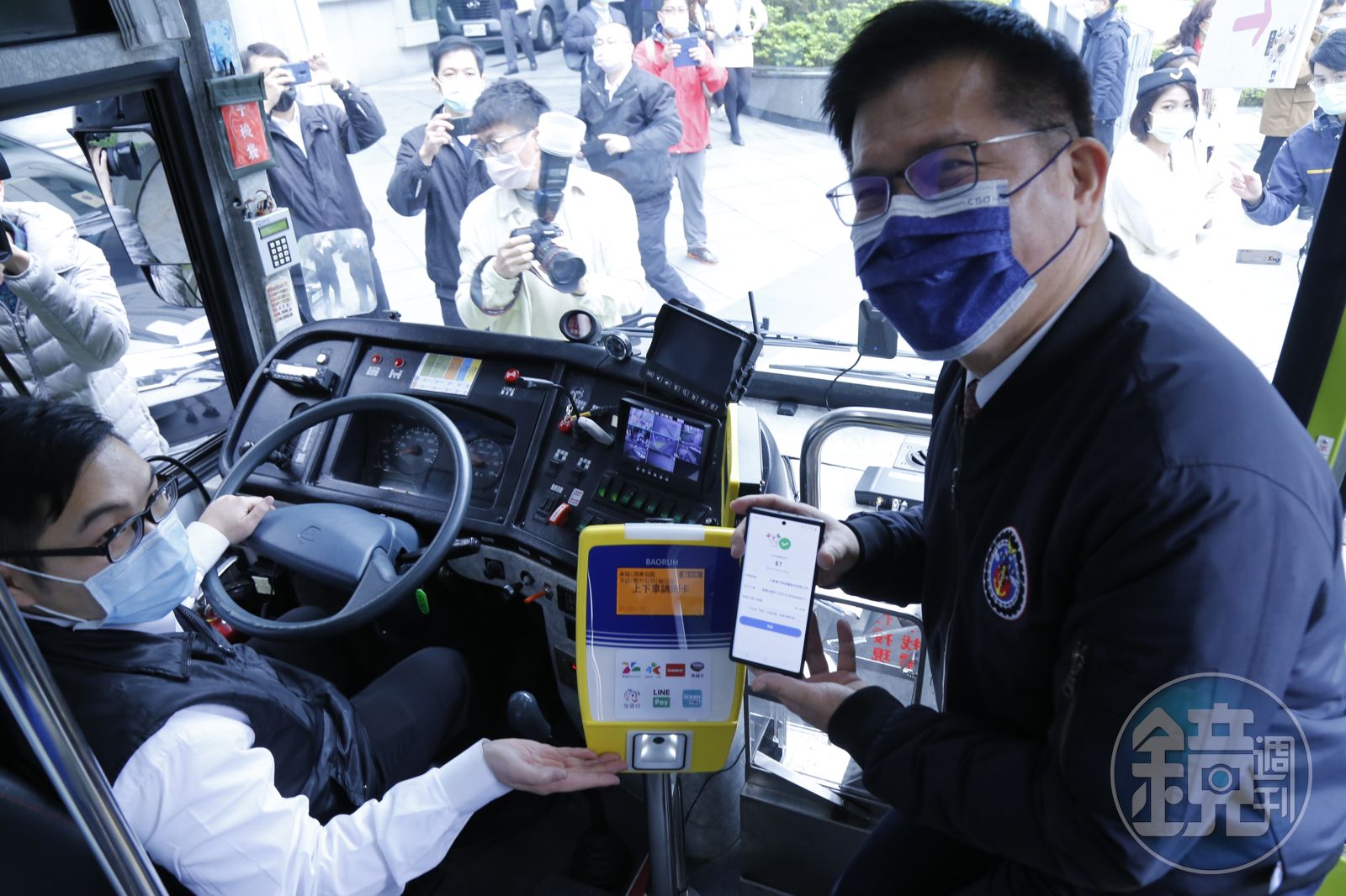 交通部公路總局規劃從今(5日)起推動使用QR code行動支付搭乘公車、客運。(公路總局提供)