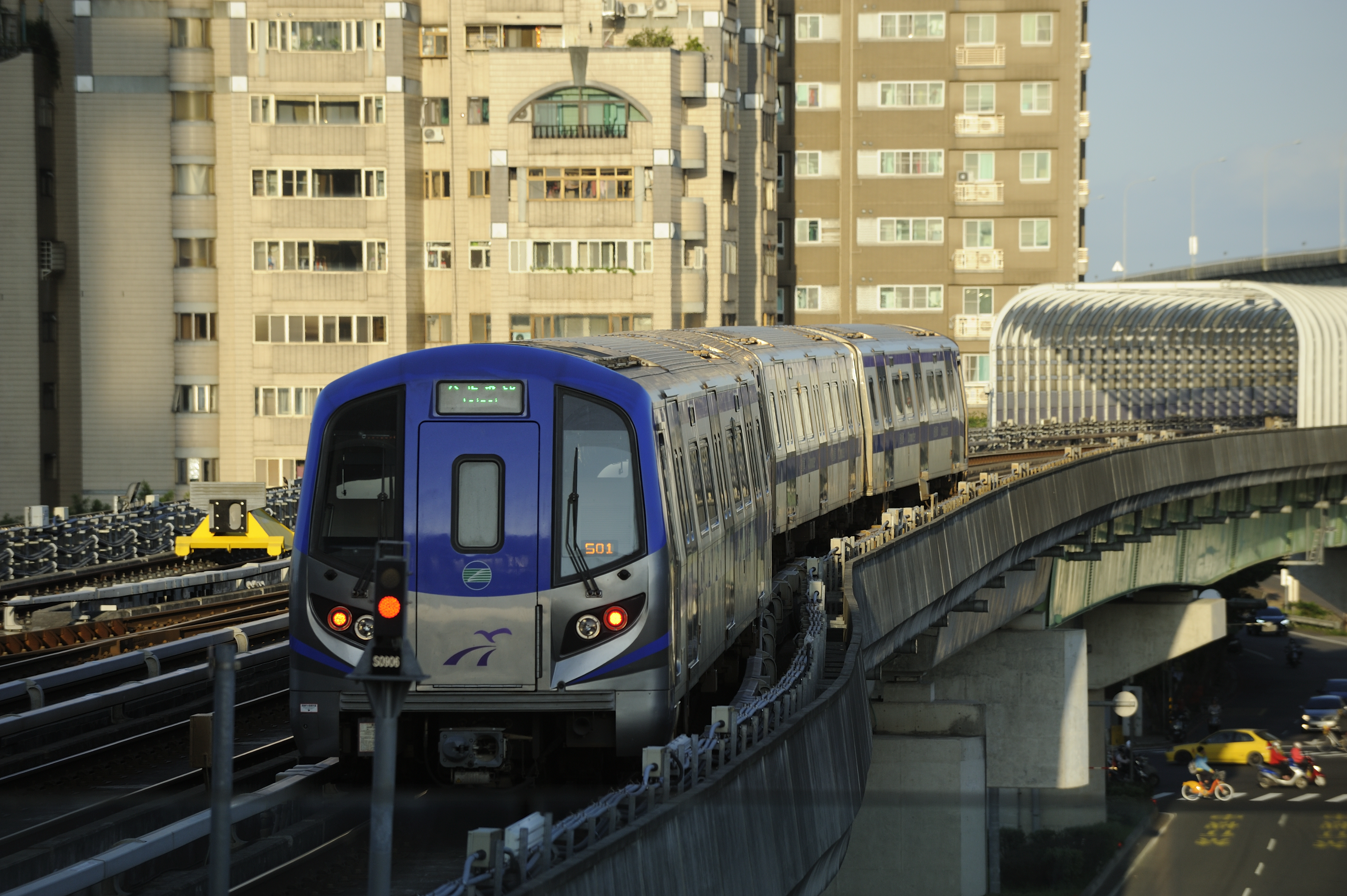 一名林姓男子搭乘機場捷運卻選錯車種，因而遲到錯過面試怒提國賠。（資料照）