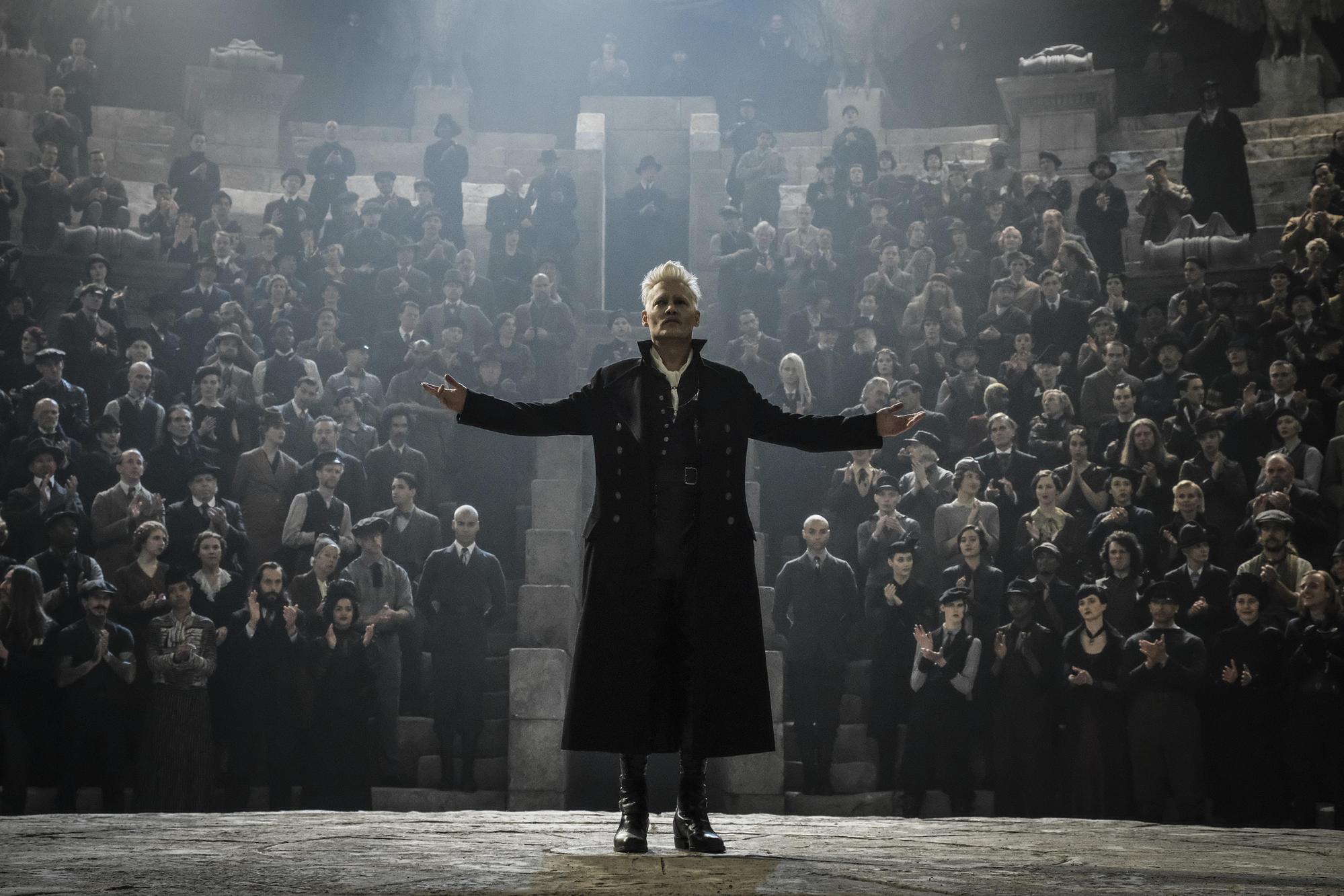 強尼戴普已經被電影公司除名，《怪獸與葛林戴華德的罪行》是他最後一次出現在「魔法世界」宇宙。（Netflix提供）