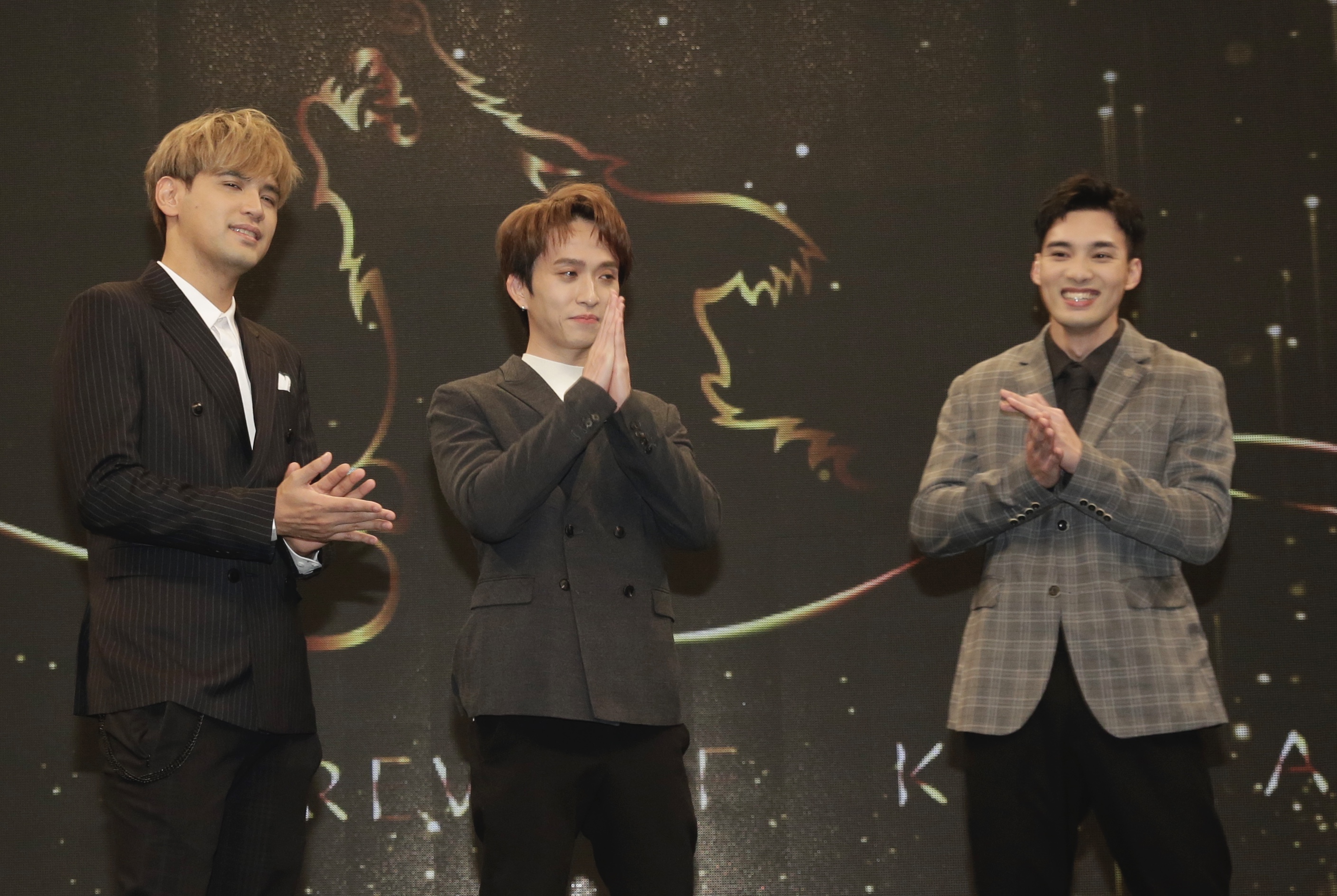 邱鋒澤受訪否認和采子交往，但大方承認對女方有好感。