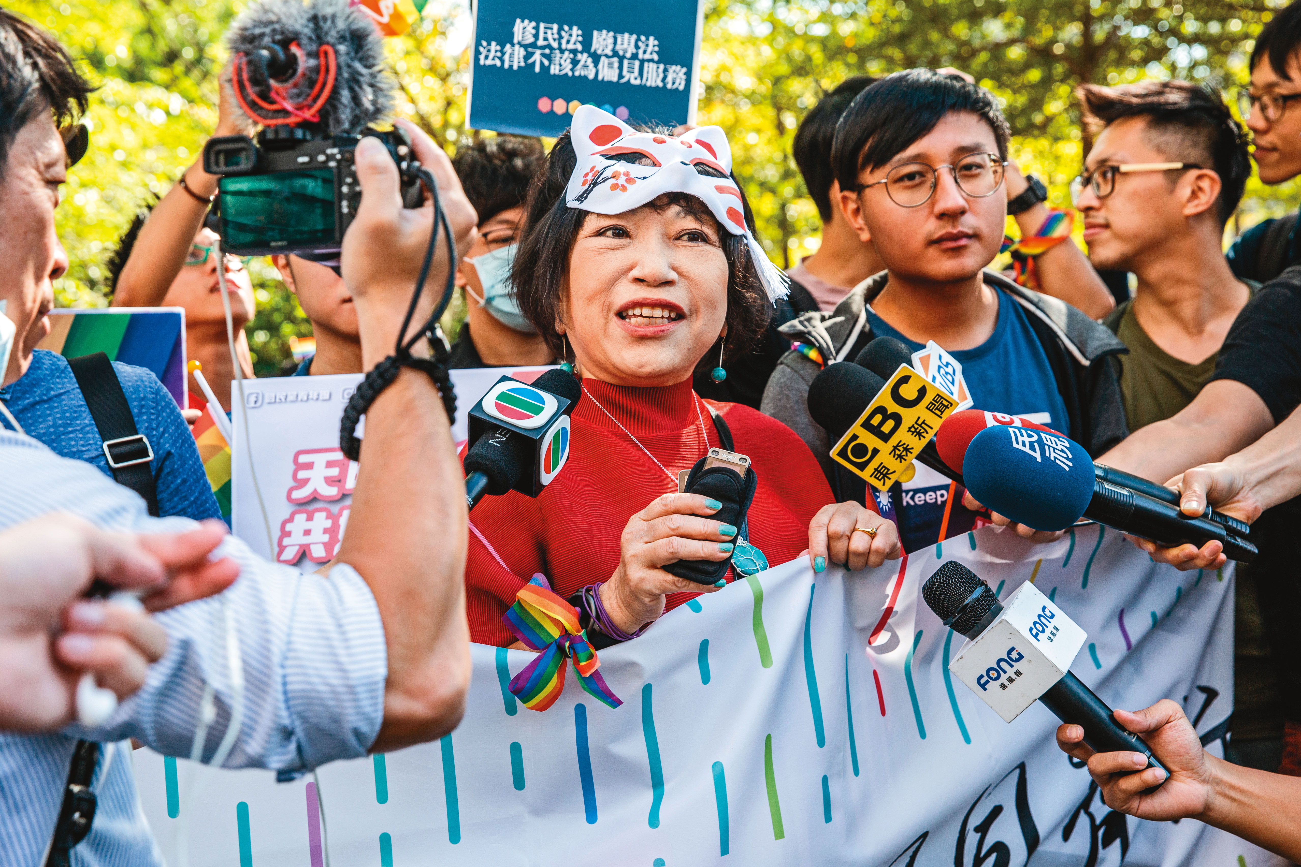 國民黨立法委員葉毓蘭（中）入選國民黨不分區時，便向黨部表明未來會支持性平教育與同婚法案。