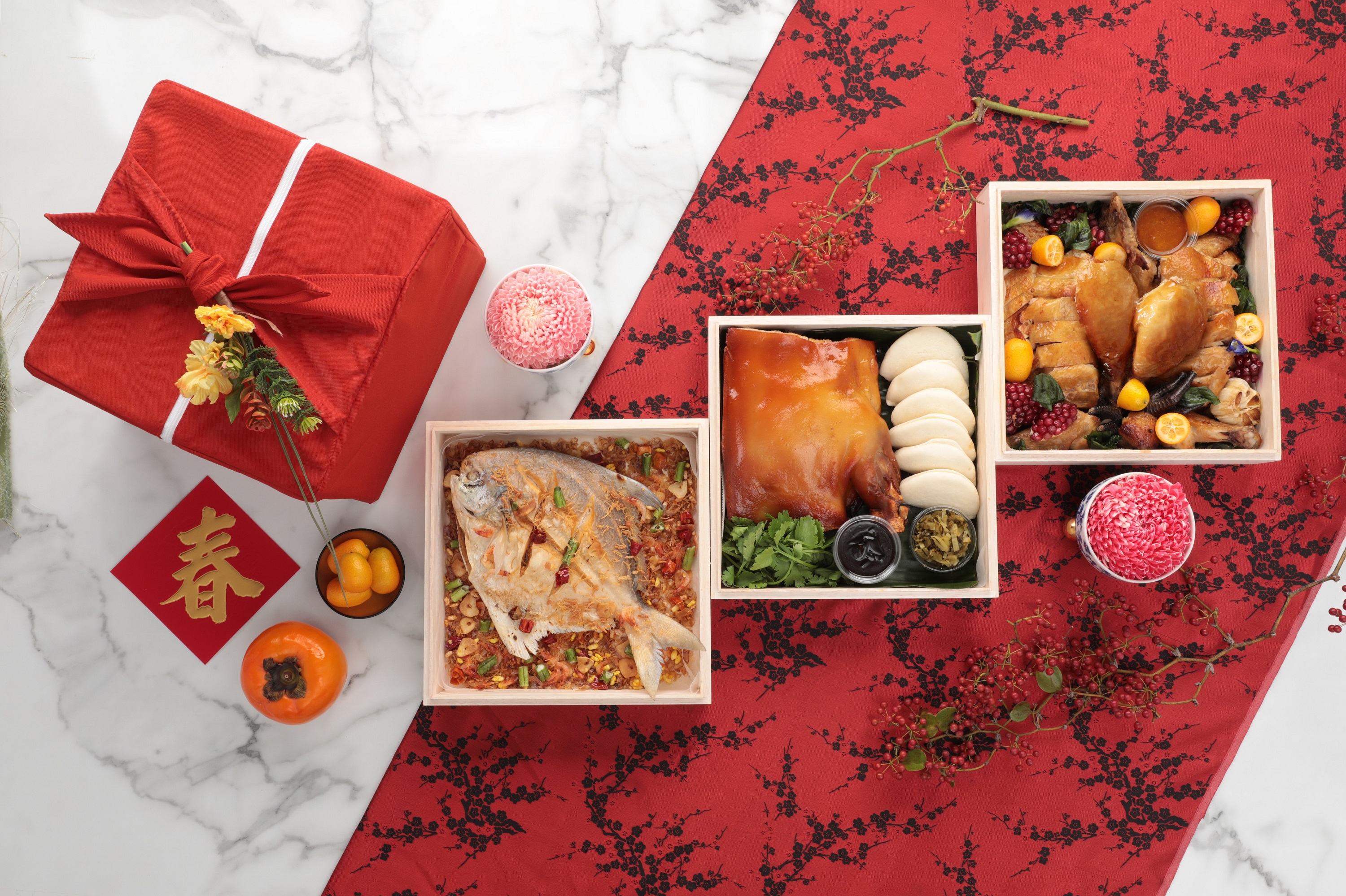 手工台菜餐廳「山海樓」推出誠意滿點的「祈福拜拜禮-山海珍寶盒」。（山海樓提供）