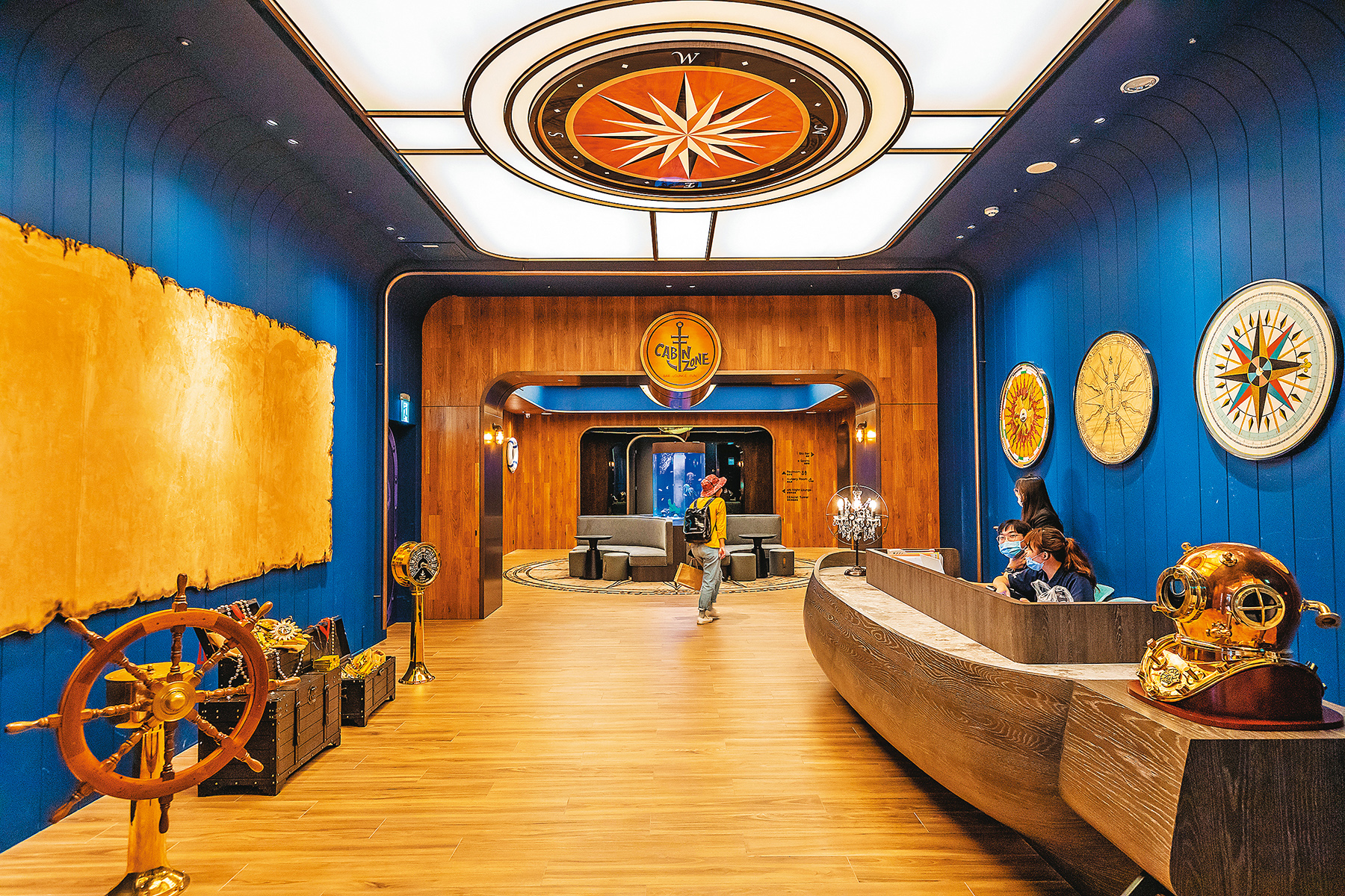 以航海為主題設計的Cabin Zone，有船舵、寶藏箱等裝飾品，每個角落都很適合拍照。