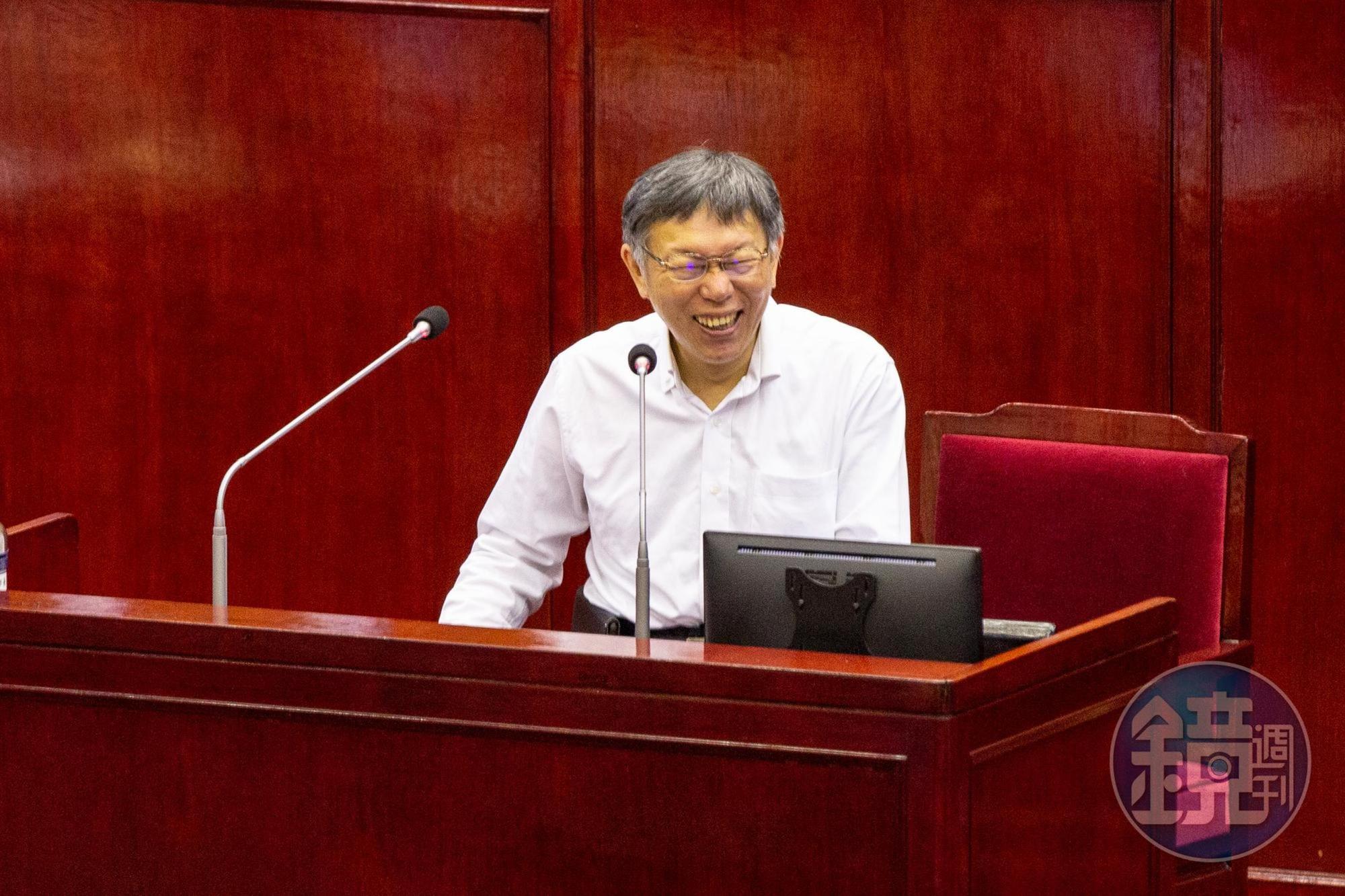 柯文哲今再酸丁怡銘「是個人才」,還稱行政院原本是想害自己結果害到丁怡銘。(本刊資料照)