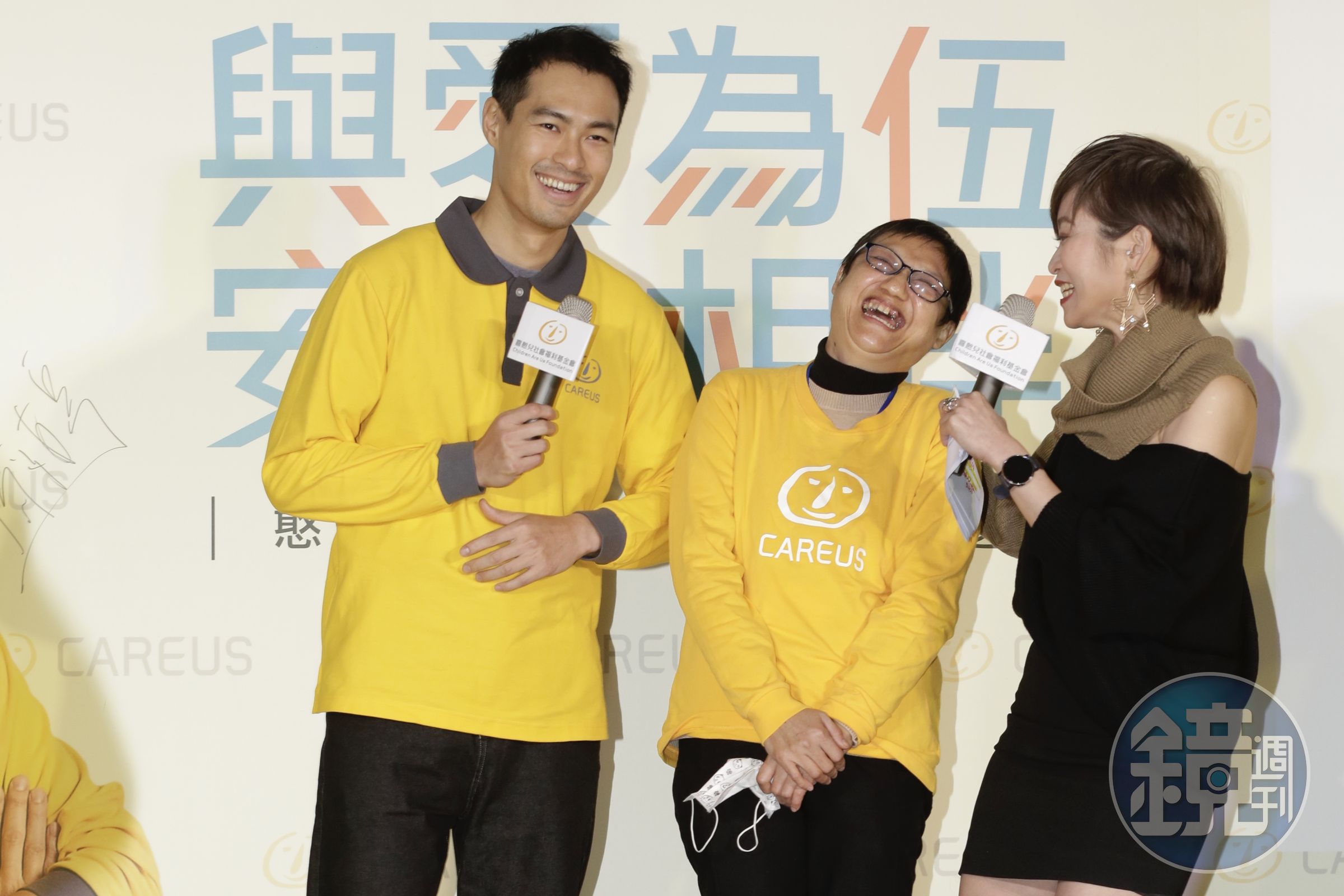 主持人向42歲的巧玲介紹楊祐寧是「祐寧哥哥」，楊祐寧馬上糾正是「祐寧弟弟」！