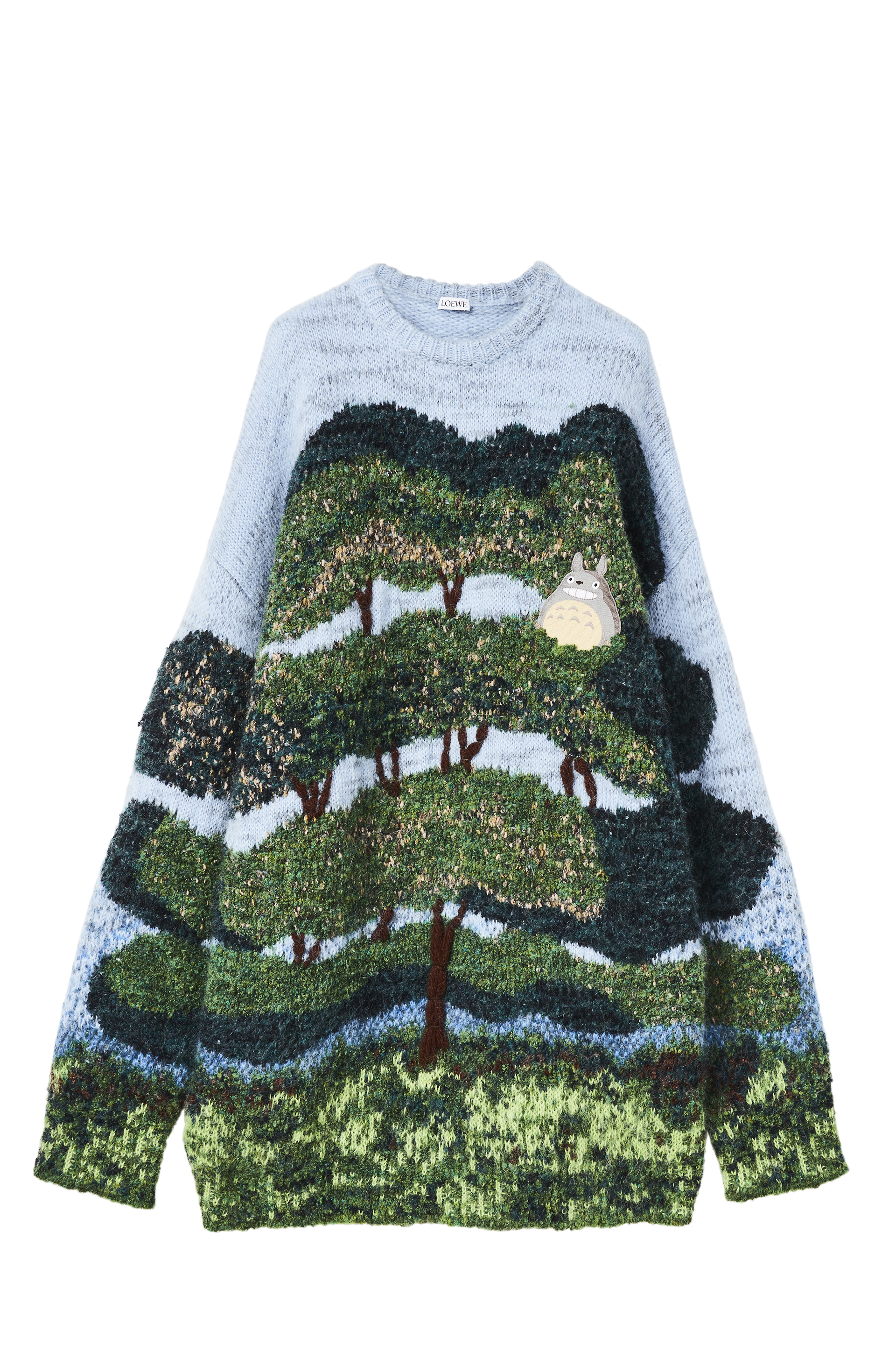 Totoro神樹織錦刺繡掛毯工藝毛衣。NT$65,000（LOEWE提供）