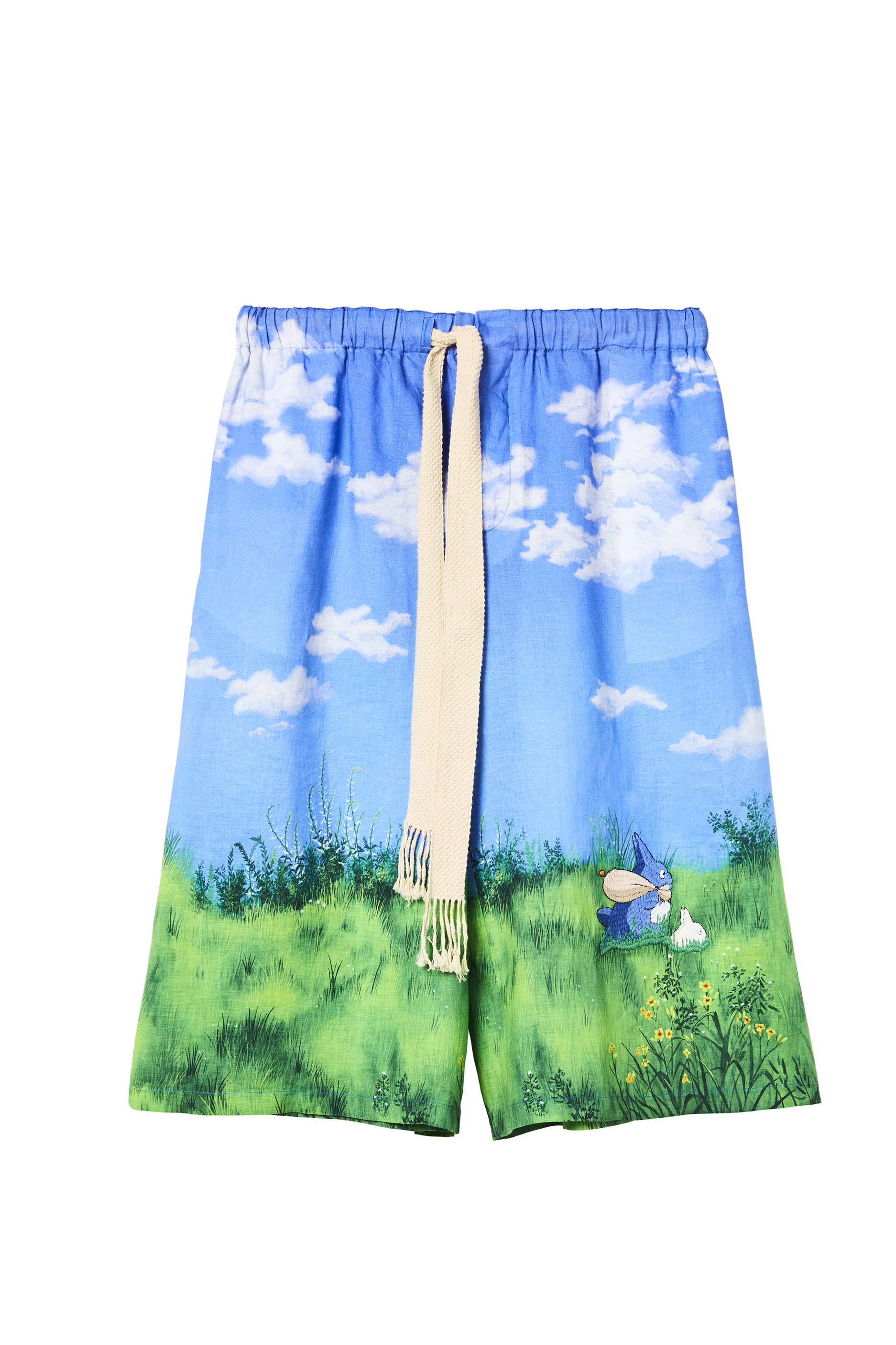 Totoro天空藍景色寬褲。NT$37,000（LOEWE提供）