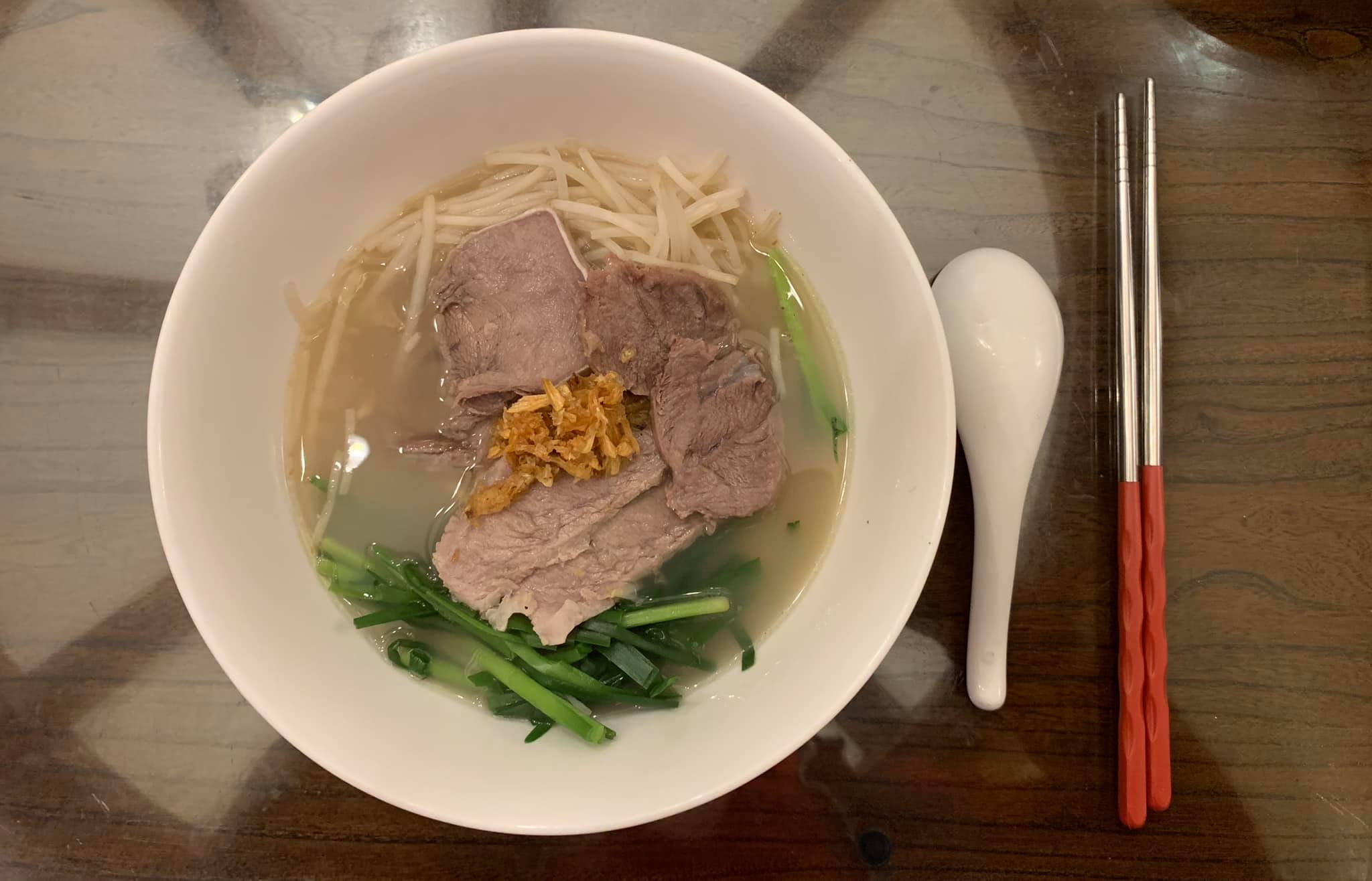 我把「切仔麵」當成今年的壽麵，煮法簡單、噴香美味，而且有吉祥長久的寓意。