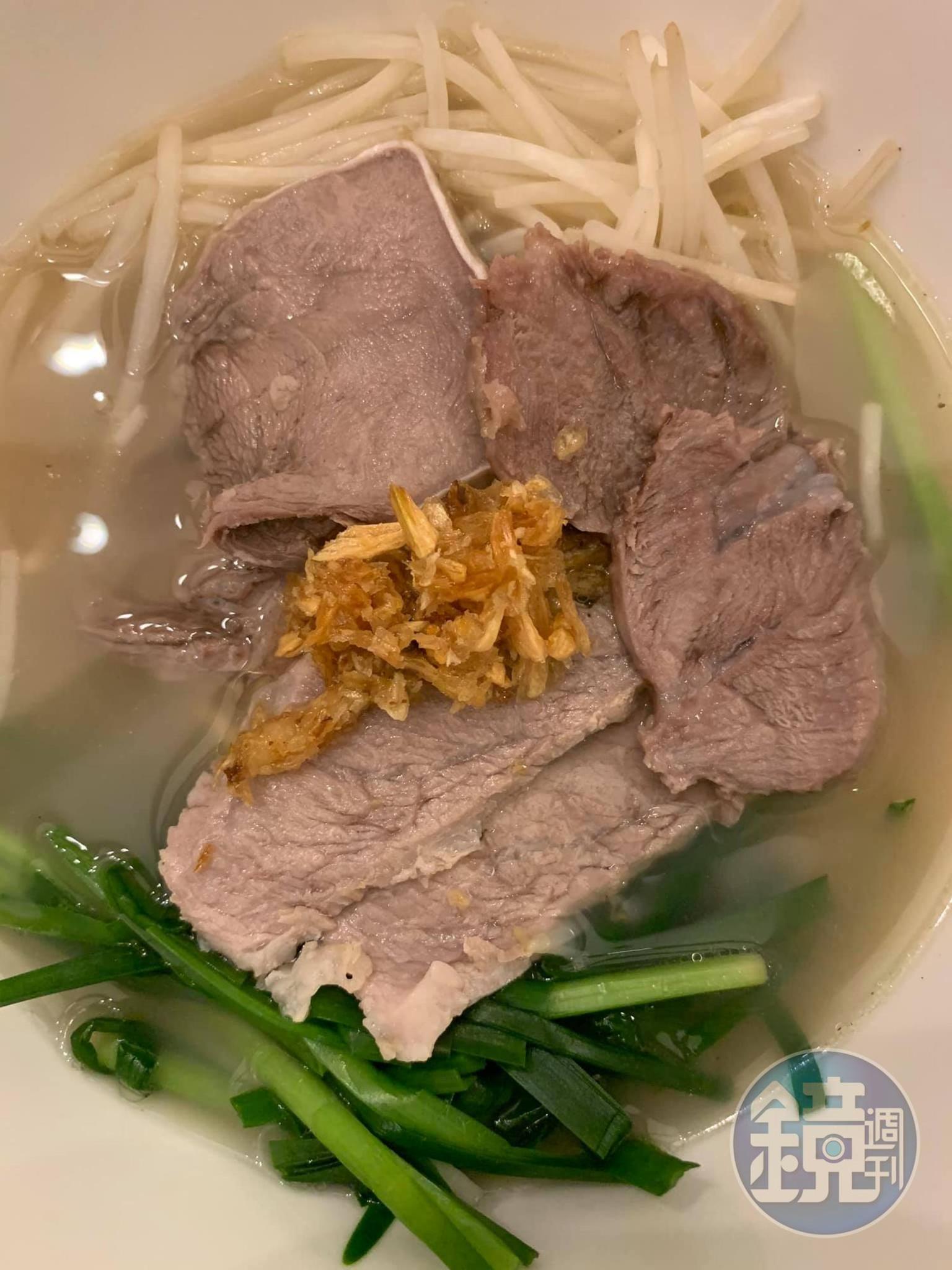 豬肉片、韭菜、豆芽、油蔥一樣不少。