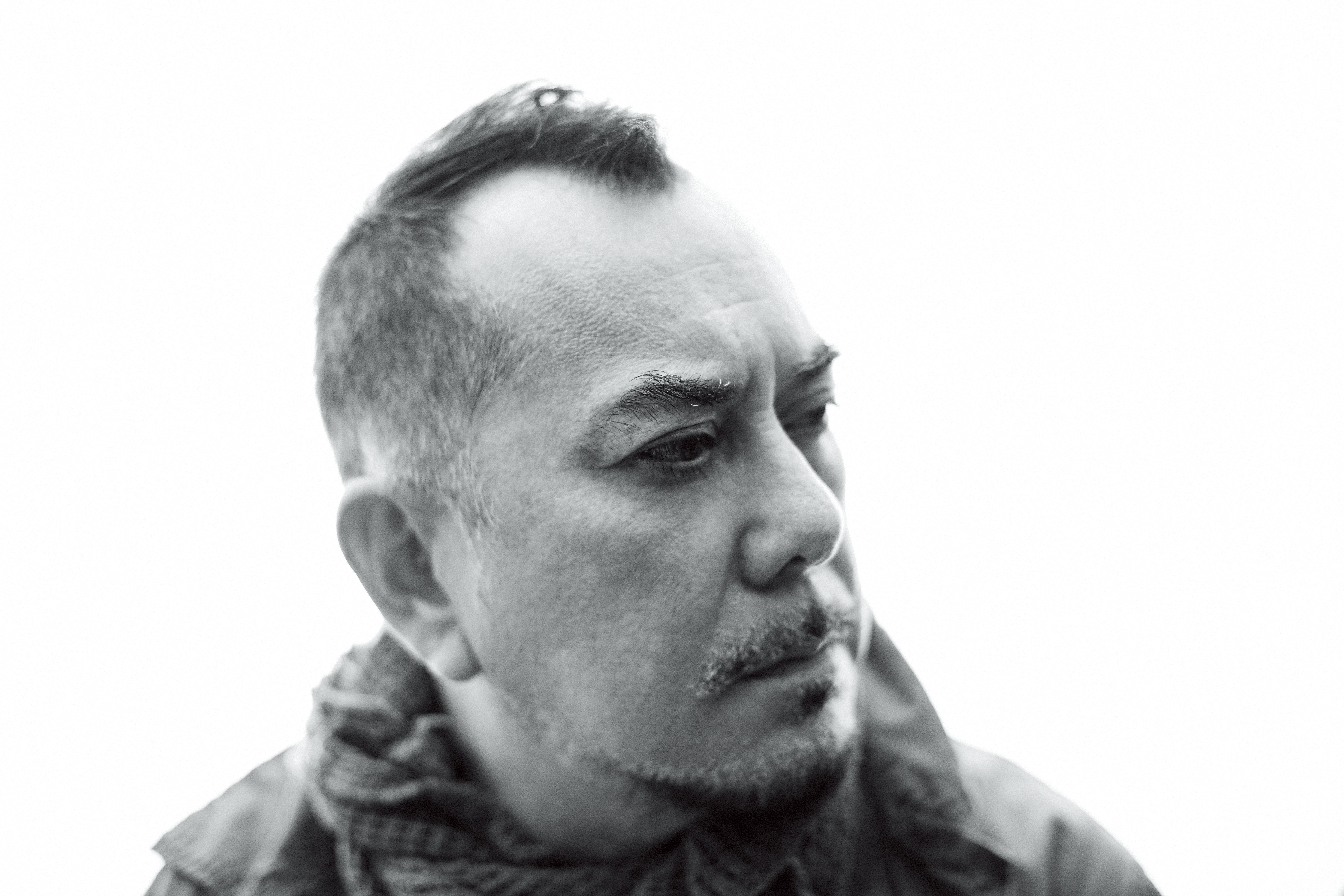 明明就是因為演出變態角色太過傳神、才會膾炙人口，但黃秋生擺明了一點都不想跟這些事情劃上等號，你越是跟他提這些往事，他越覺得無聊。