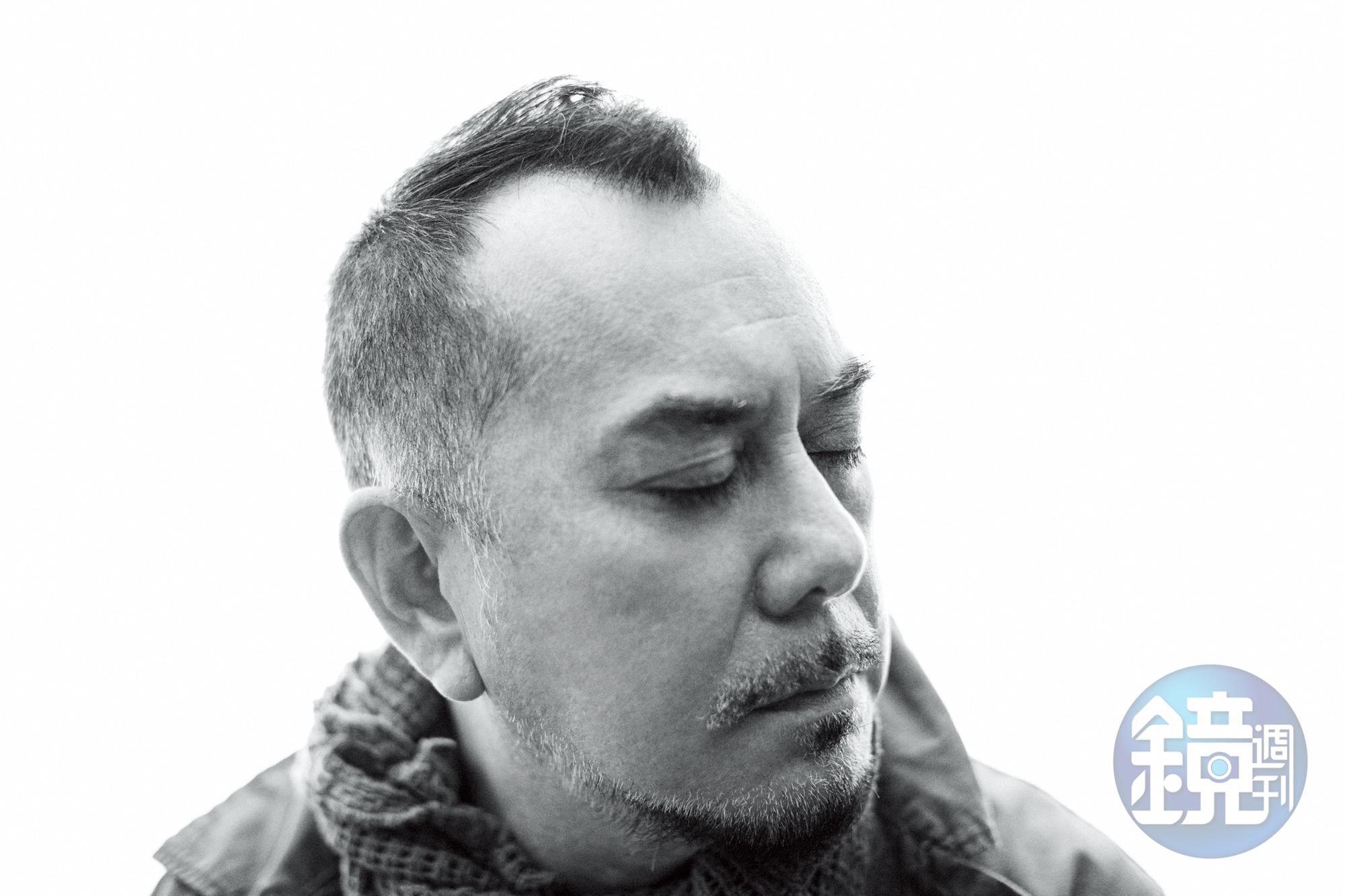 明明就是因為演出變態角色太過傳神、才會膾炙人口,但黃秋生擺明了一點都不想跟這些事情劃上等號,你越是跟他提這些往事,他越覺得無聊。