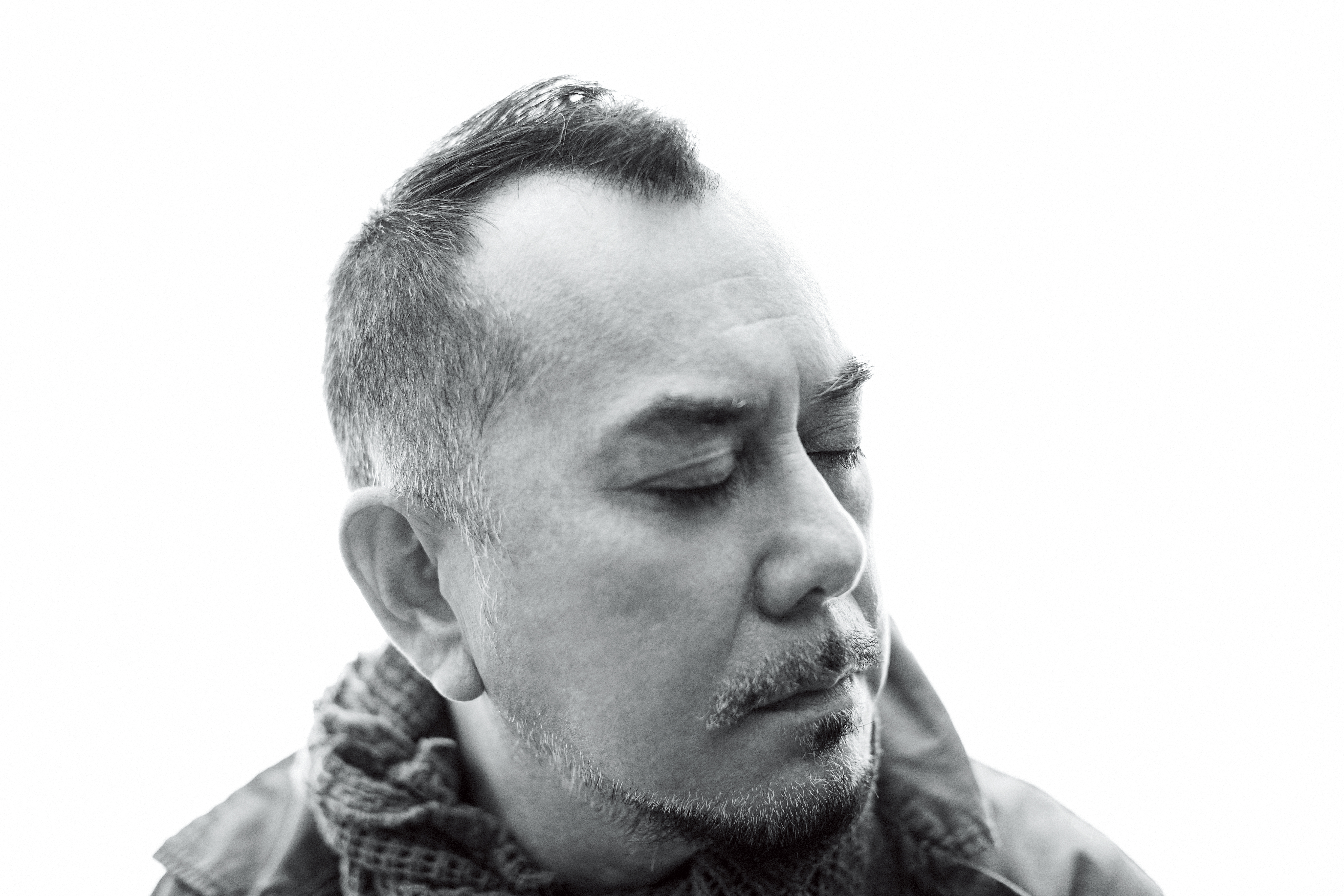 明明就是因為演出變態角色太過傳神、才會膾炙人口，但黃秋生擺明了一點都不想跟這些事情劃上等號，你越是跟他提這些往事，他越覺得無聊。