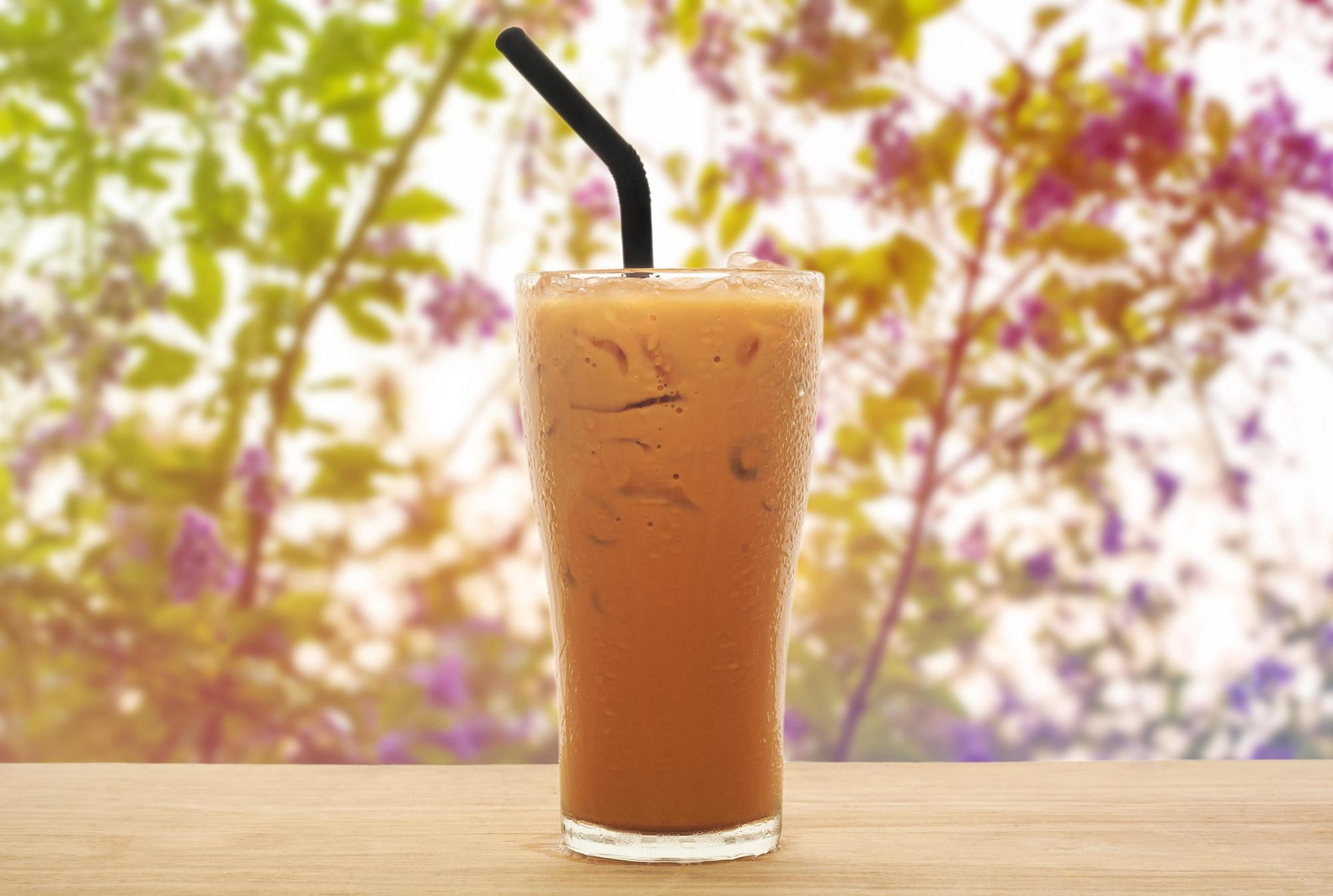 台南一間早餐店不小心將滷汁誤當紅茶，加進客人的飲料中。（示意圖，東方IC）