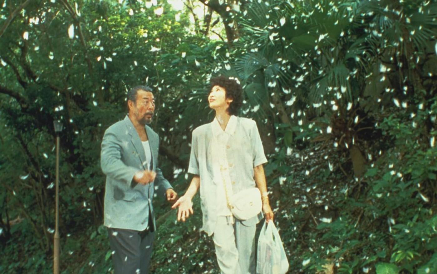 女星蕭芳芳(右)曾以許鞍華電影《女人四十》橫掃柏林影后、金馬影后、香港電影金像獎影后等大獎。(翻攝自www.westkowloon)