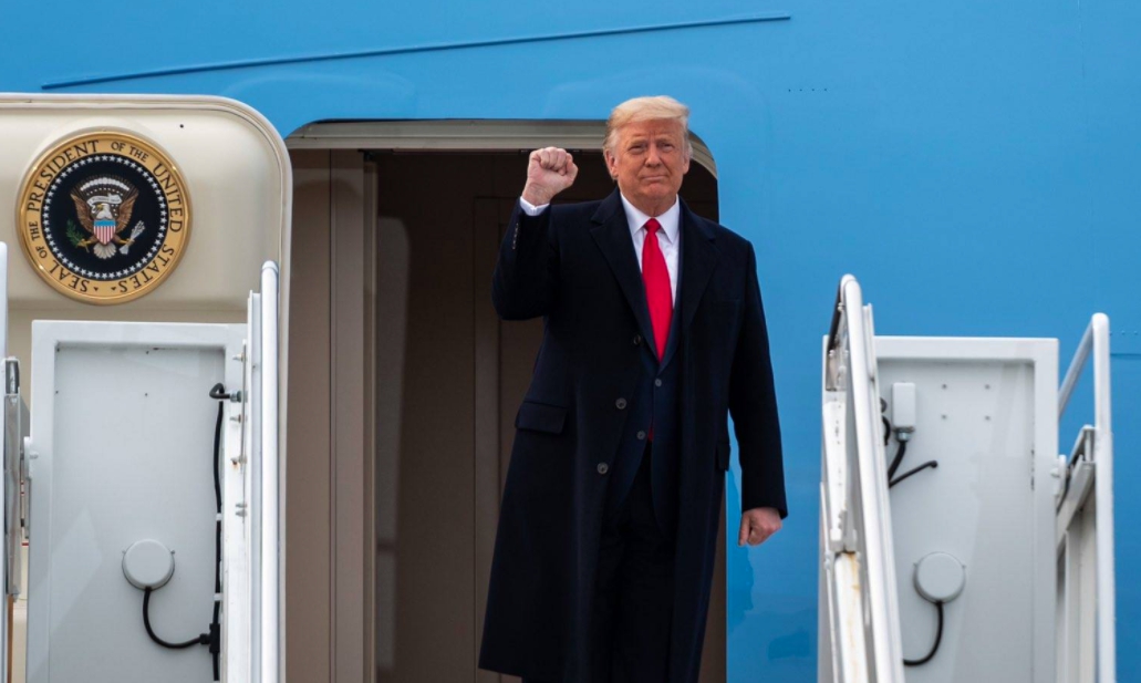 任期將屆的美國總統川普被伊拉克法院下達逮捕令，緣由為去年下令暗殺該國準軍事領袖。（翻攝Donald Trump臉書）