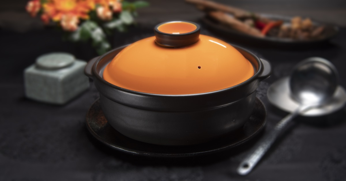 台北國賓年菜湯品暖心暖胃，買一鍋湯，把「日本國寶級KOYO美濃燒鍋」帶回家。