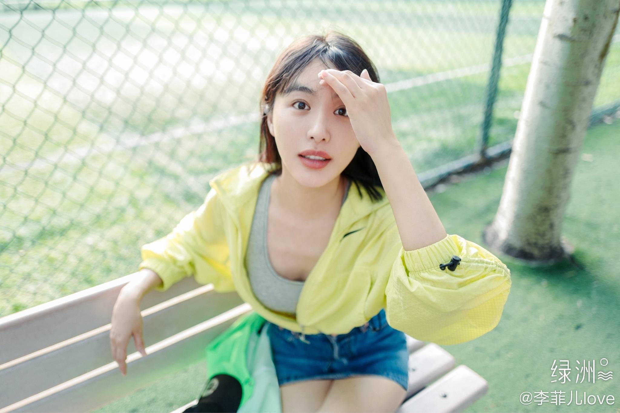 李菲兒與黃曉明交往3年,正是他與Angelababy交往前的前任女友。(翻攝自李菲兒微博)