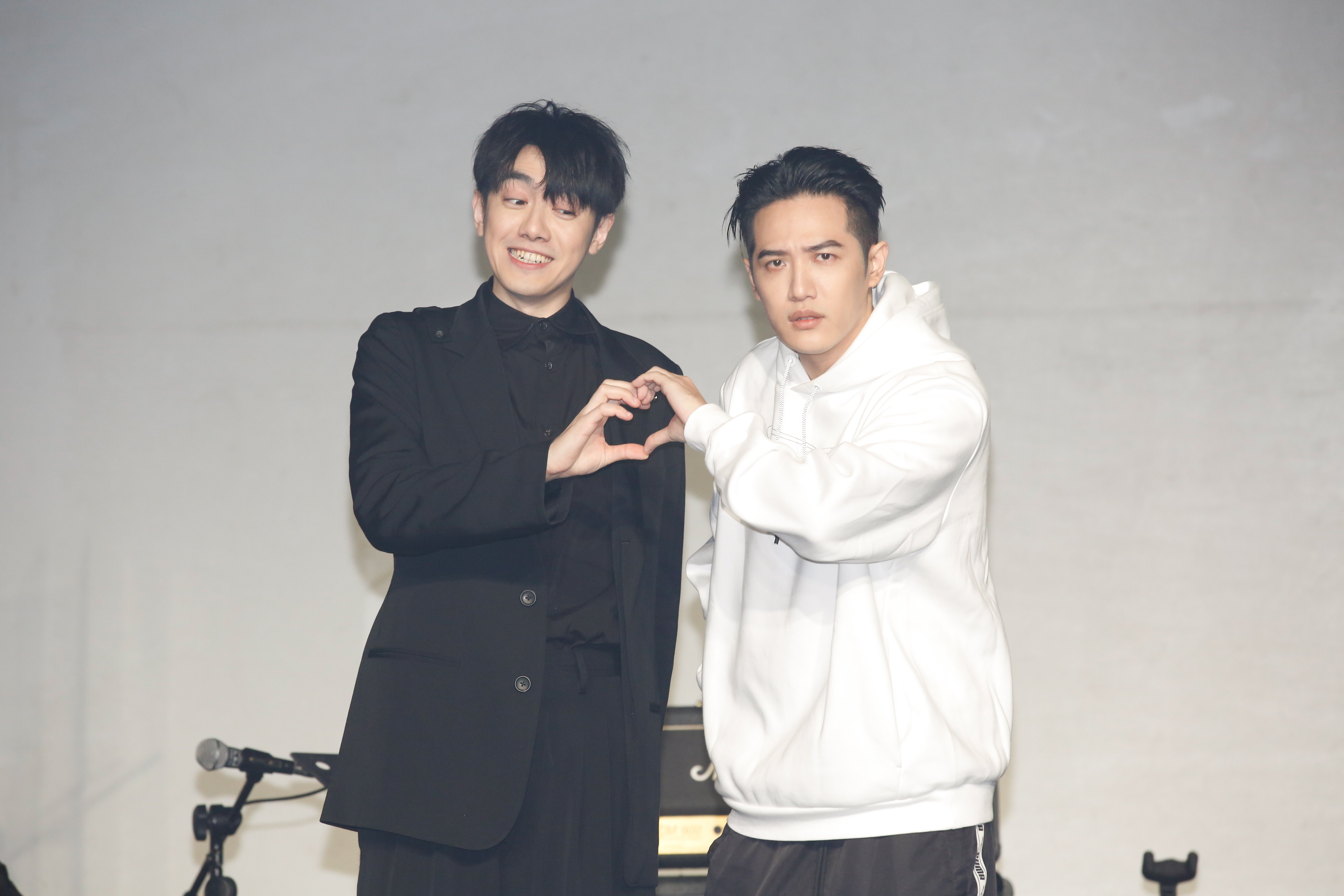 熊仔（右）擔任李友廷演唱會嘉賓。